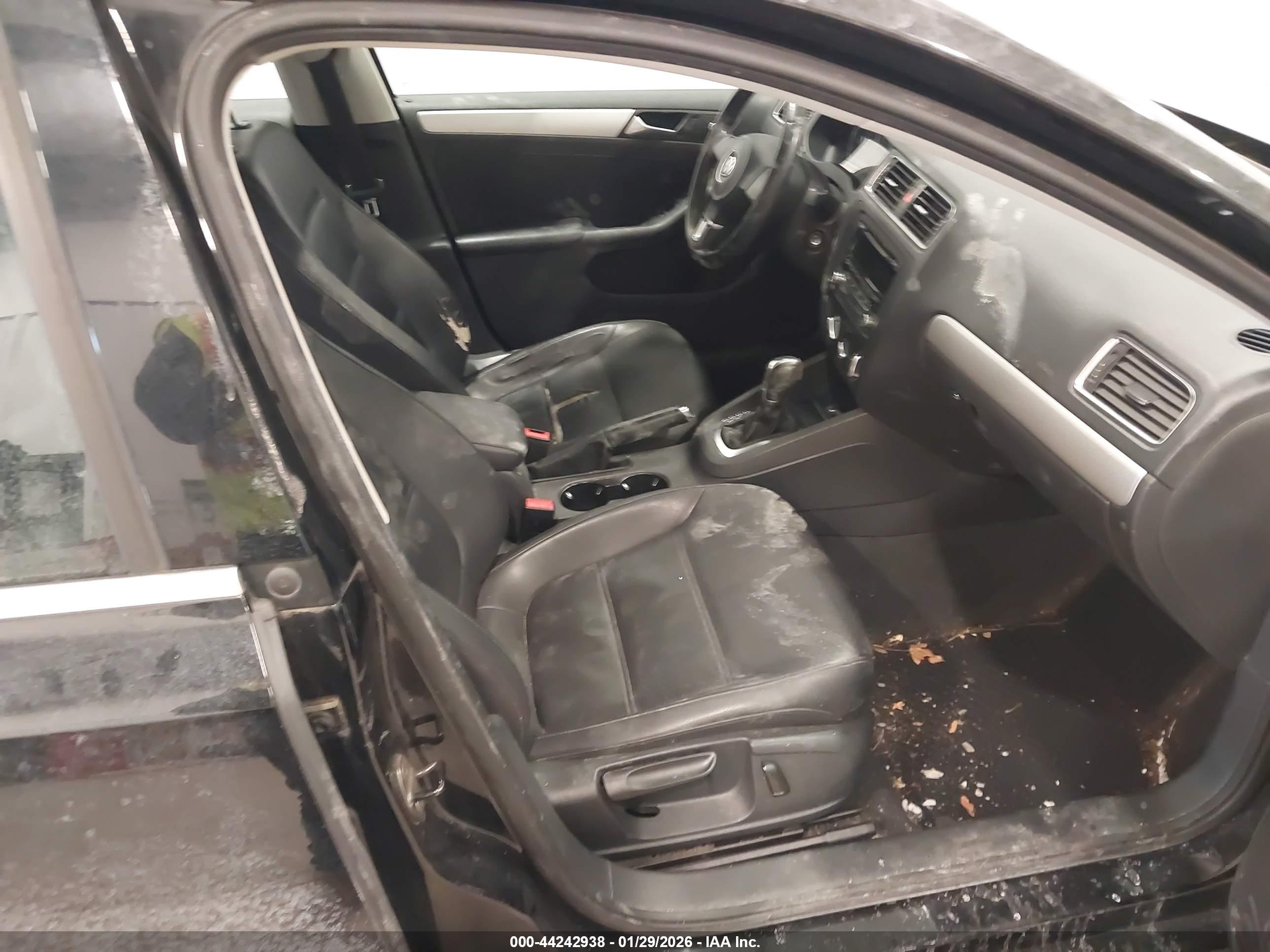 VOLKSWAGEN JETTA image 5