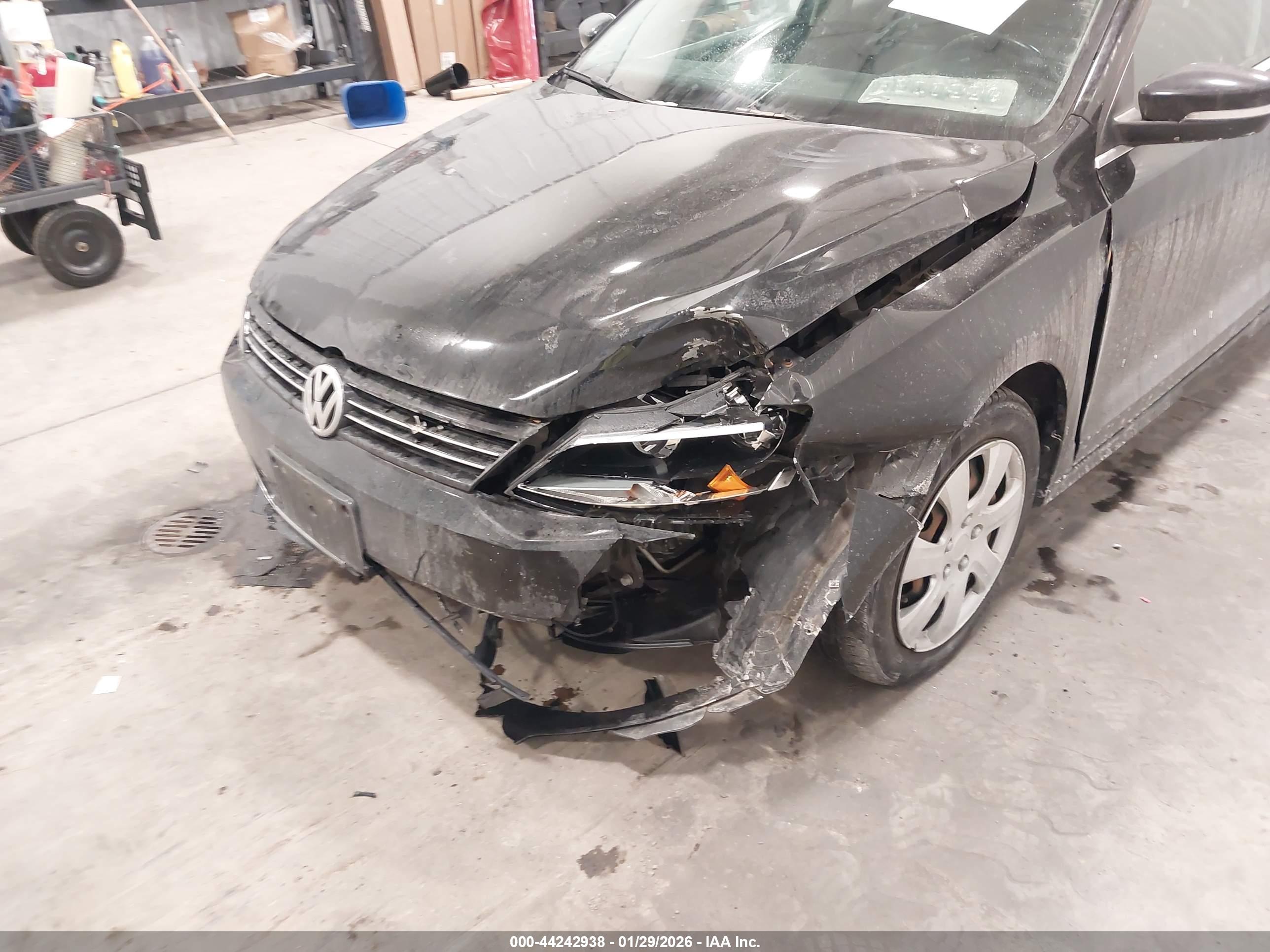 VOLKSWAGEN JETTA image 6