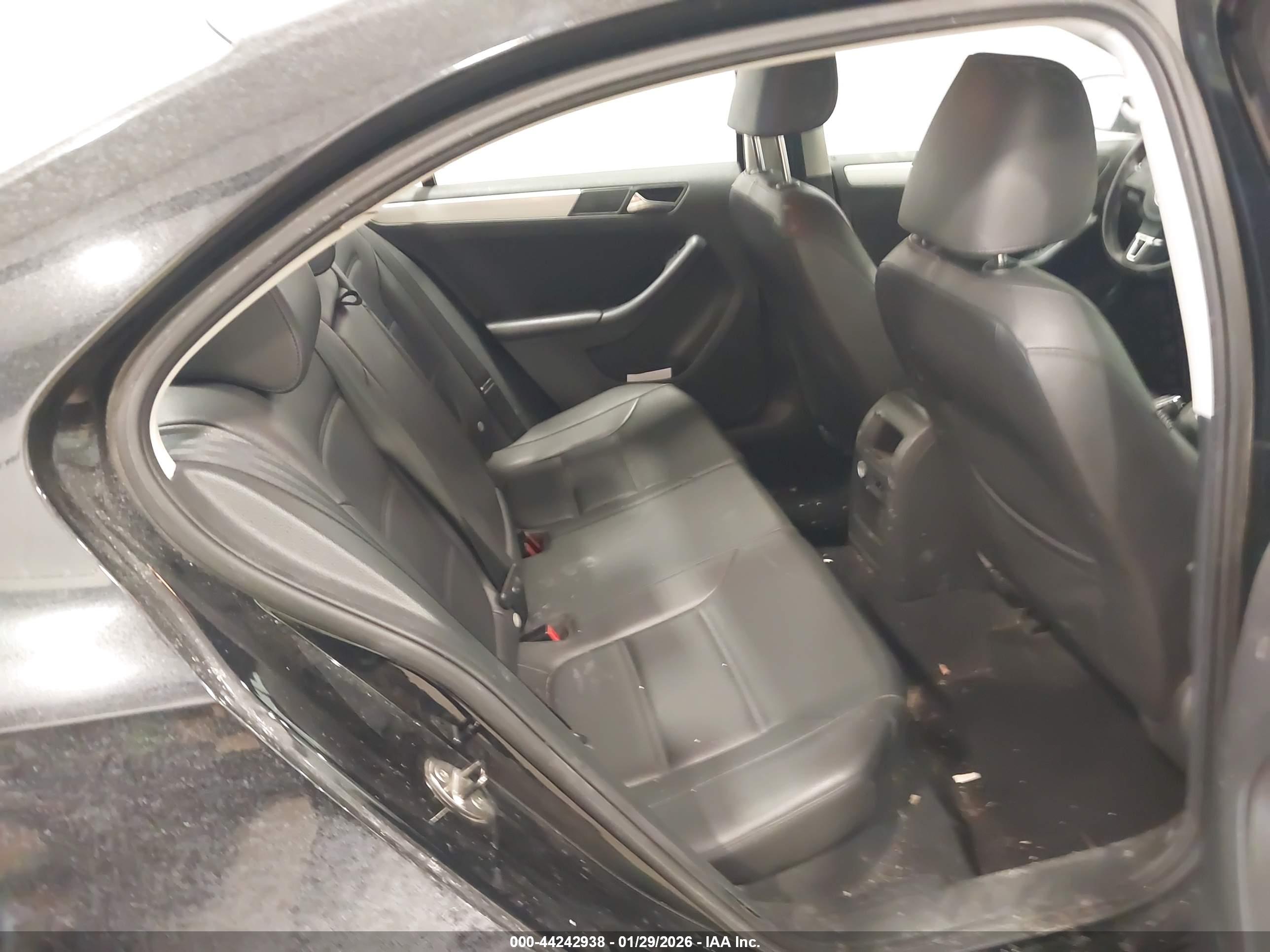 VOLKSWAGEN JETTA image 8