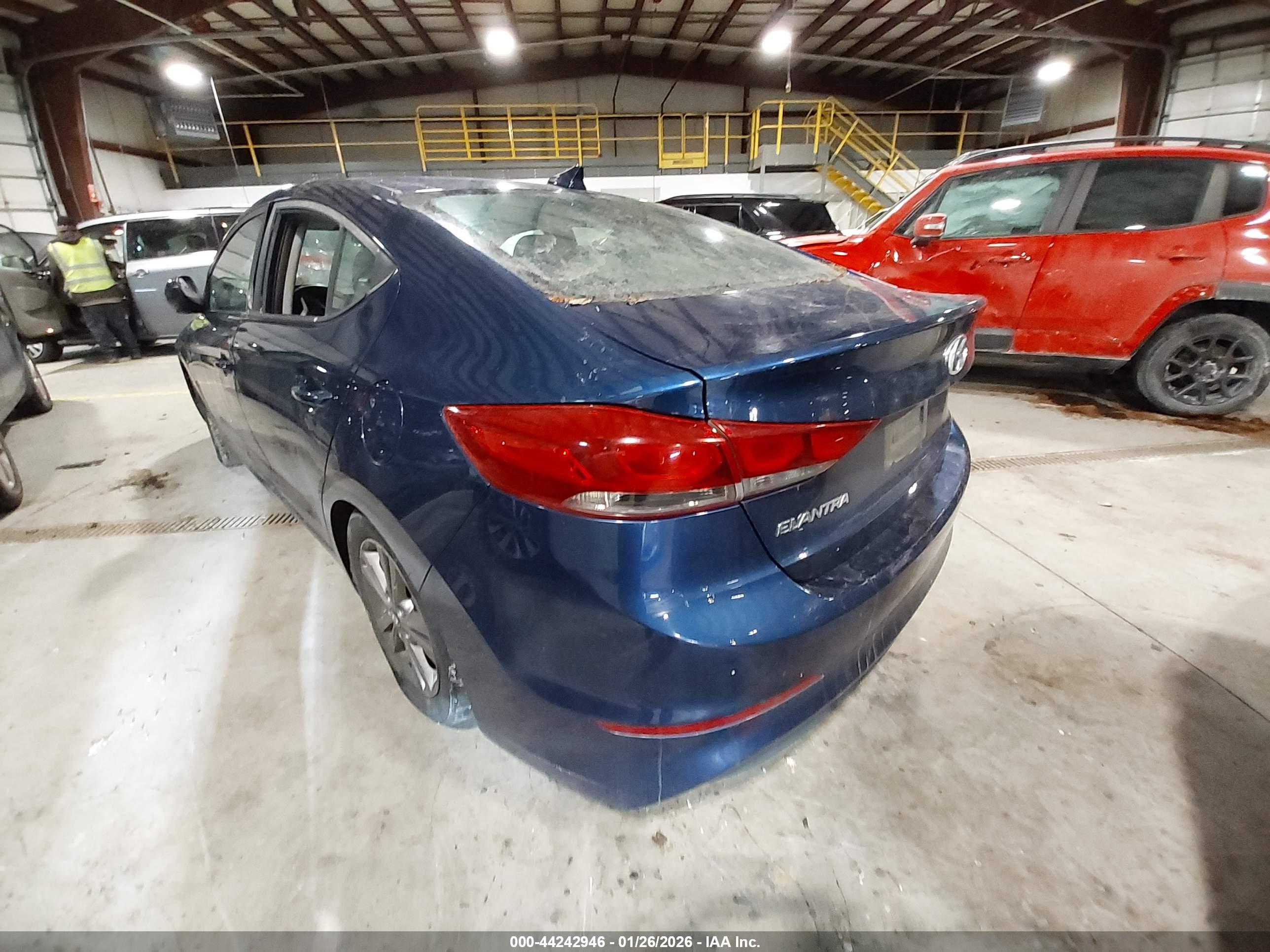 HYUNDAI ELANTRA image 3