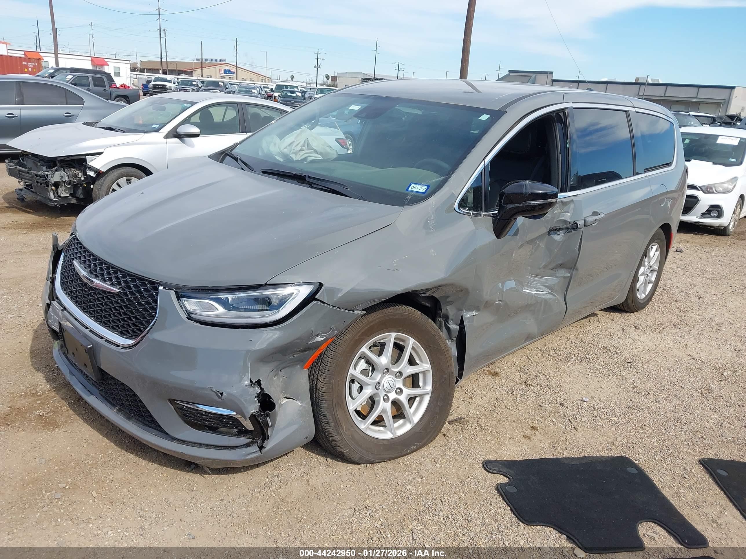 CHRYSLER PACIFICA image 2