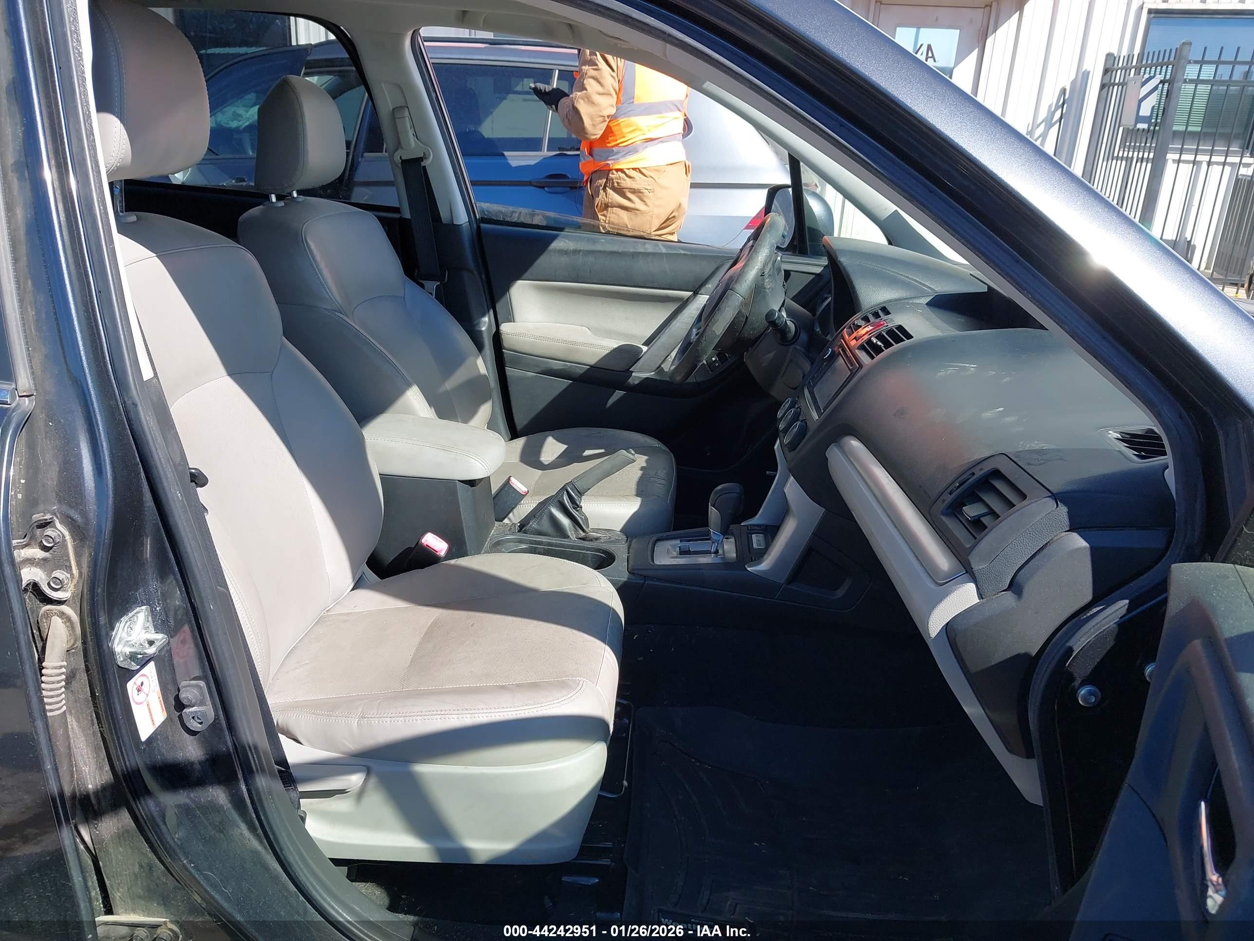 SUBARU FORESTER image 5