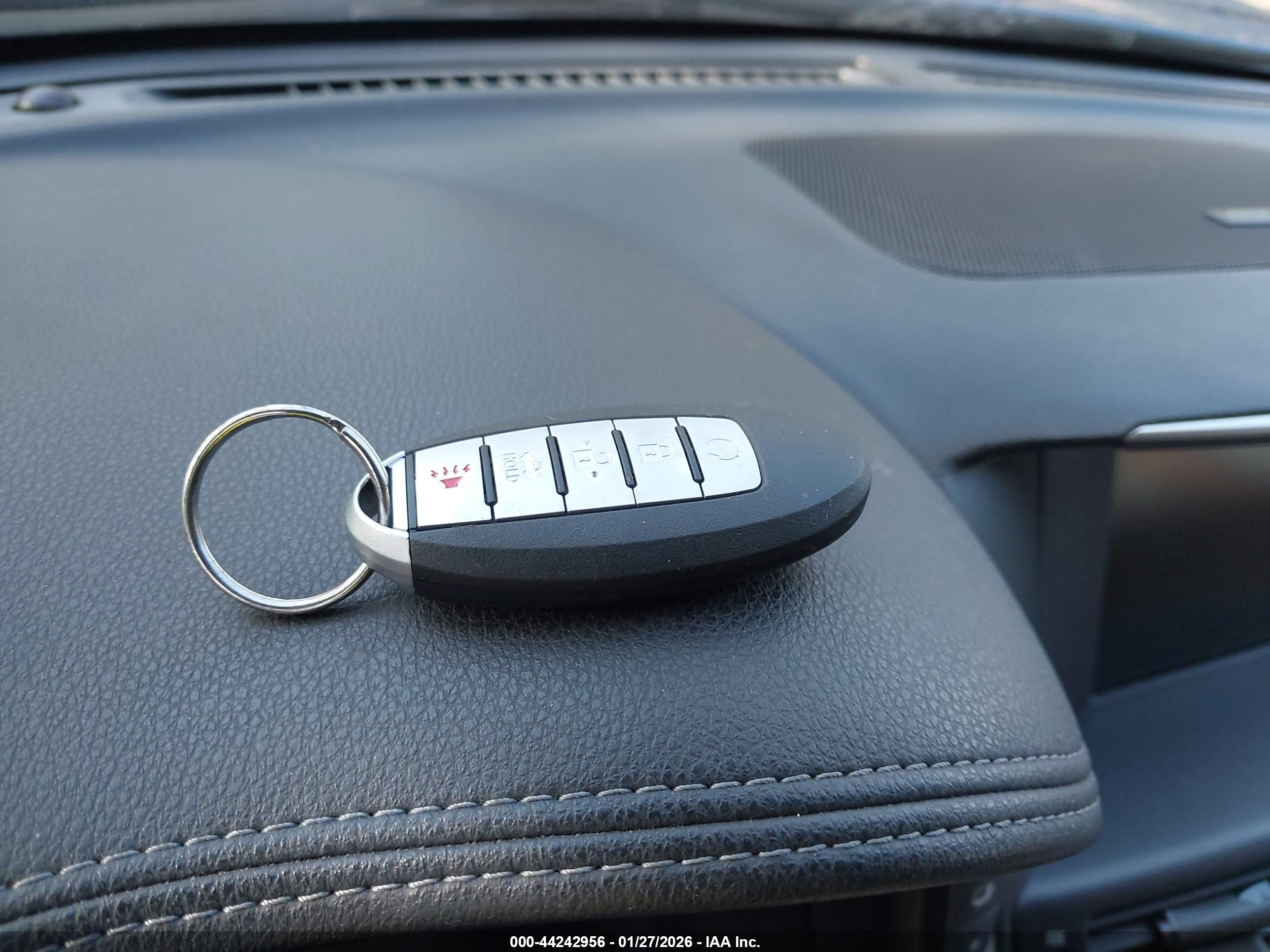 INFINITI M37 image 11