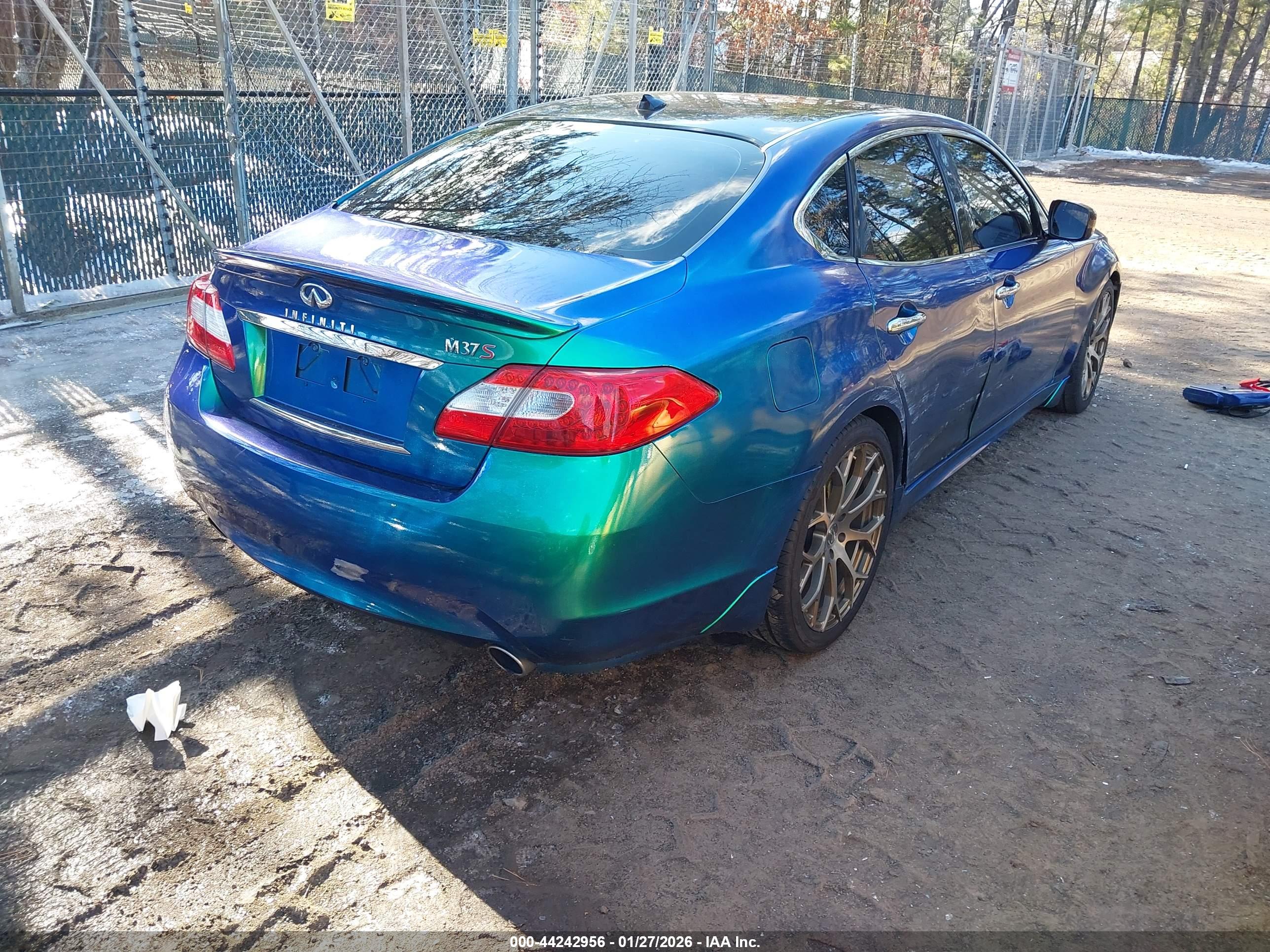 INFINITI M37 image 4