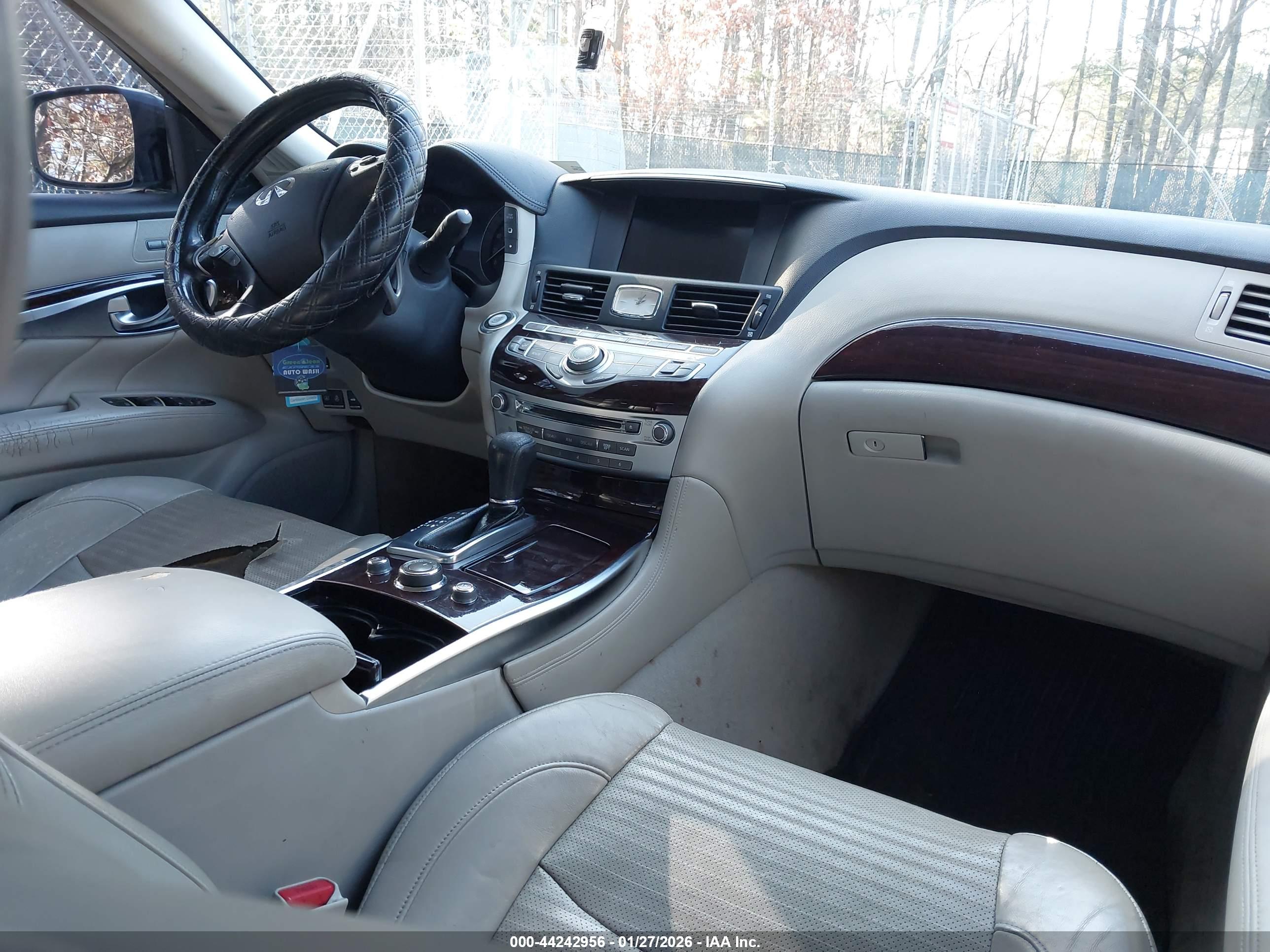 INFINITI M37 image 5