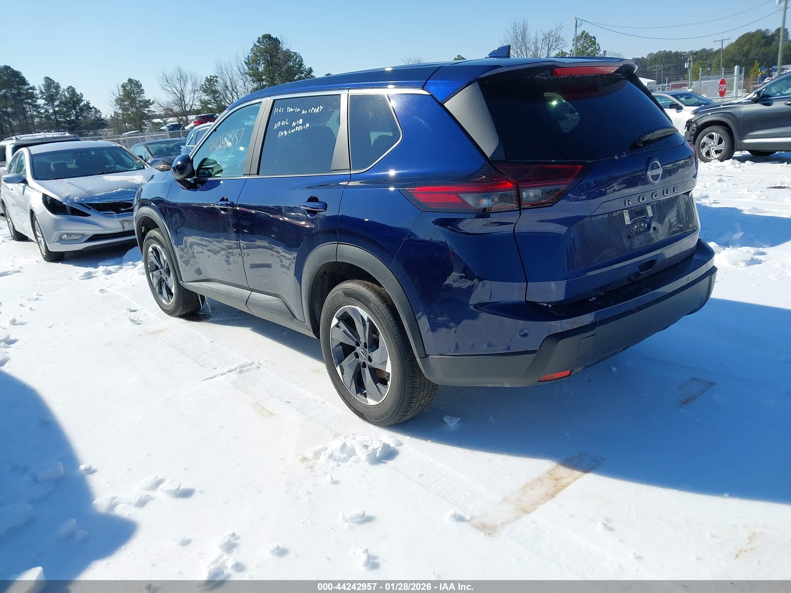 NISSAN ROGUE image 3