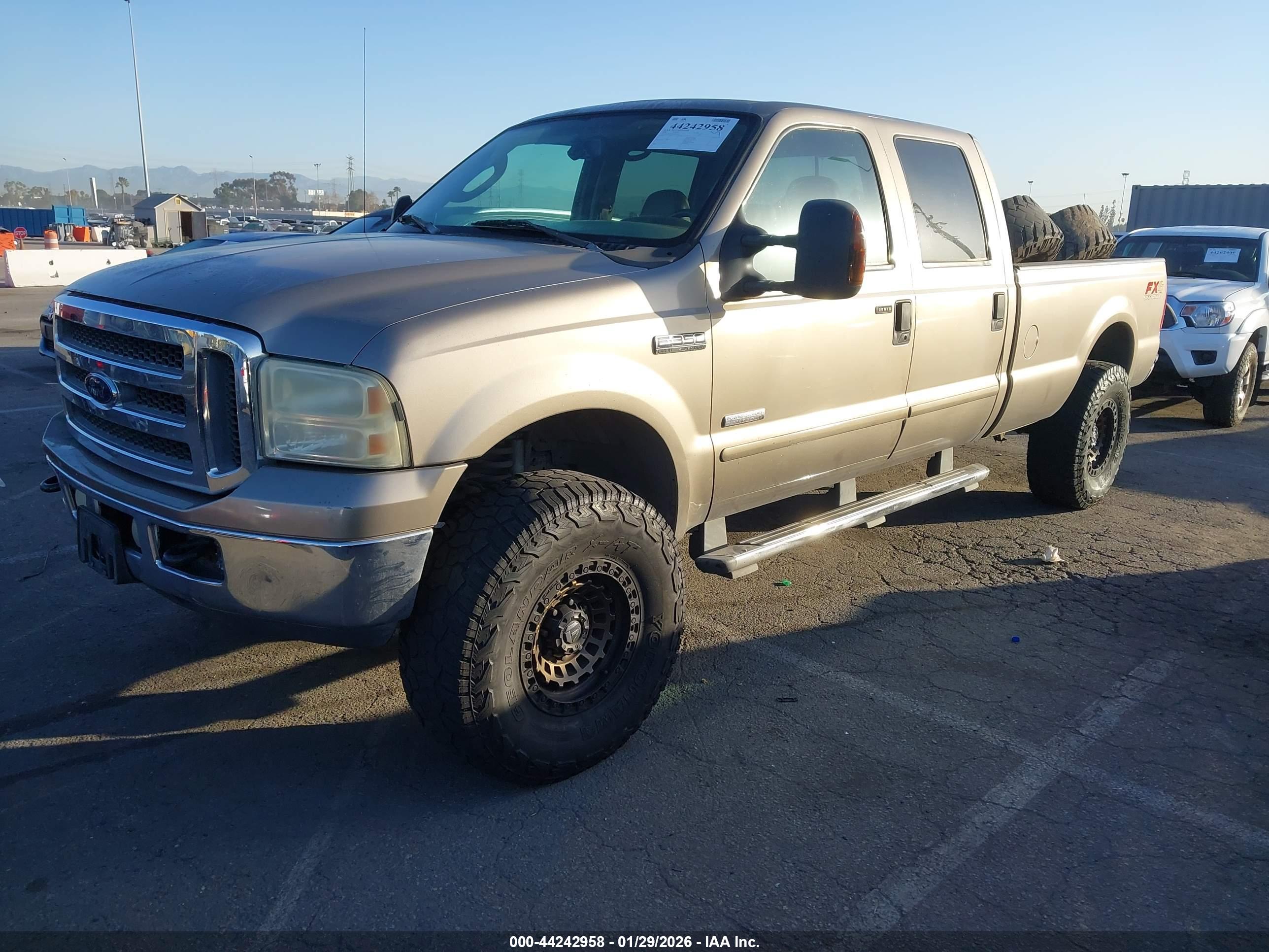 FORD F-350 image 2