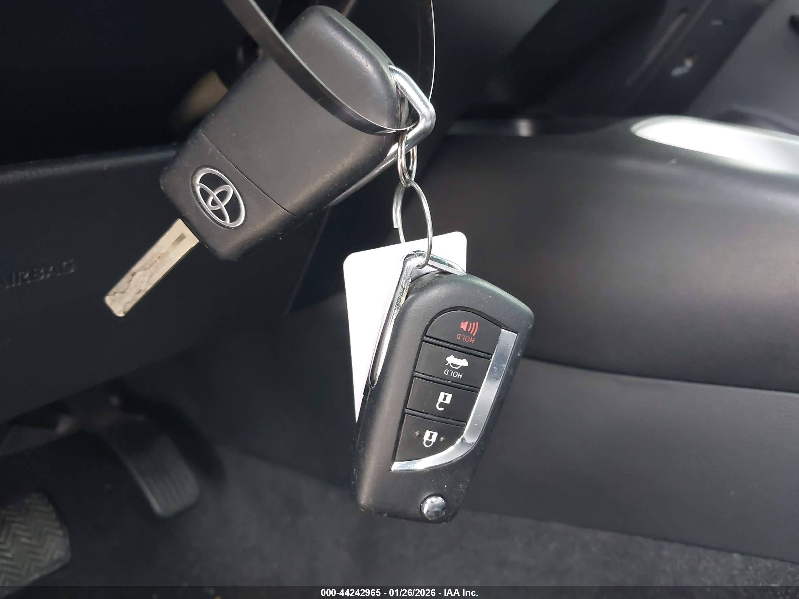 TOYOTA COROLLA image 11
