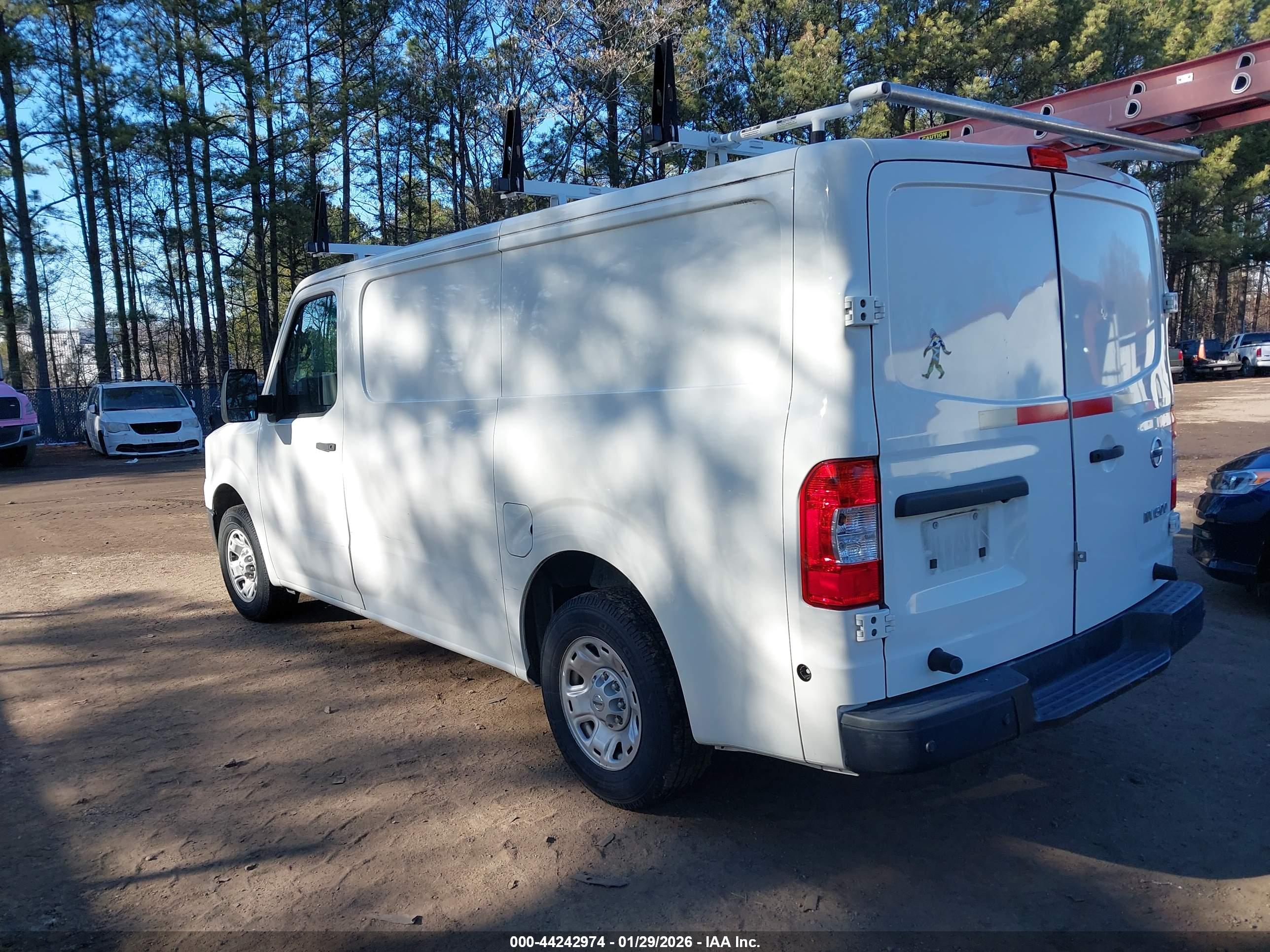 NISSAN NV image 3
