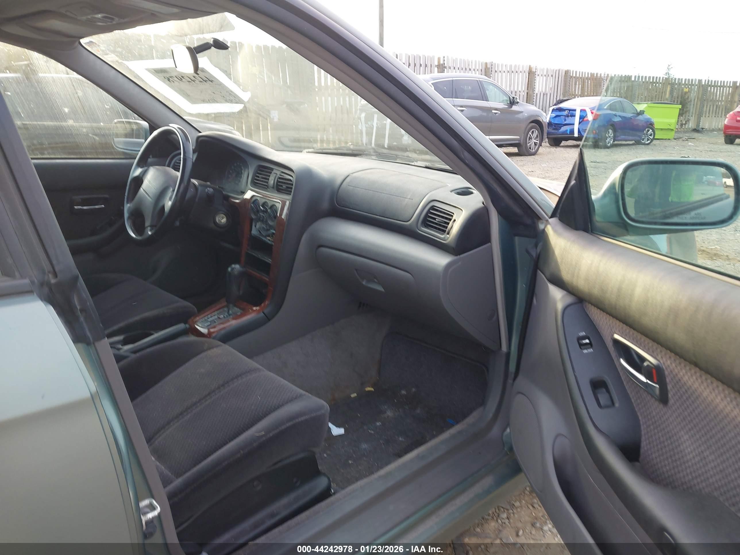 SUBARU LEGACY image 5