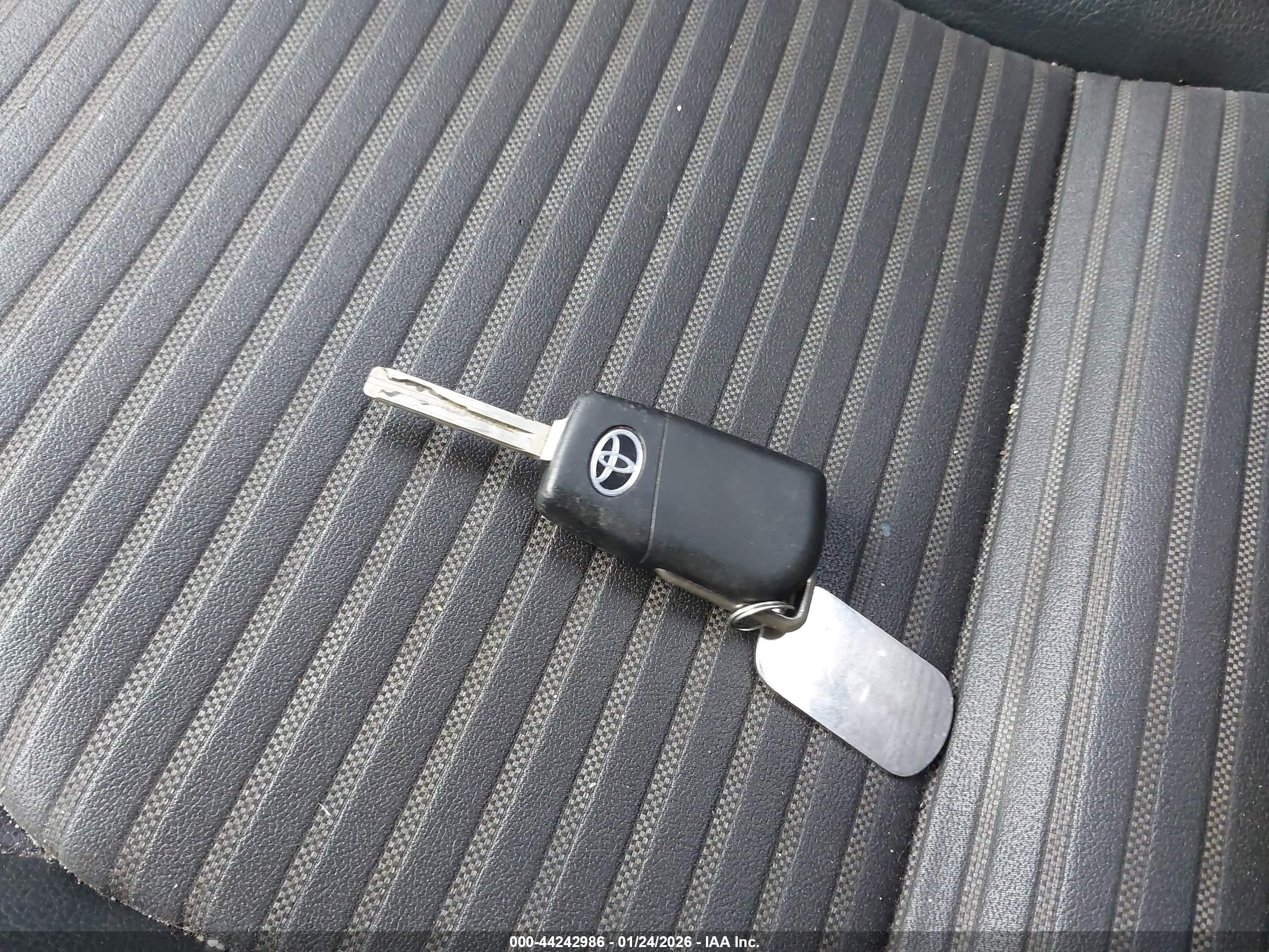 TOYOTA CAMRY image 11