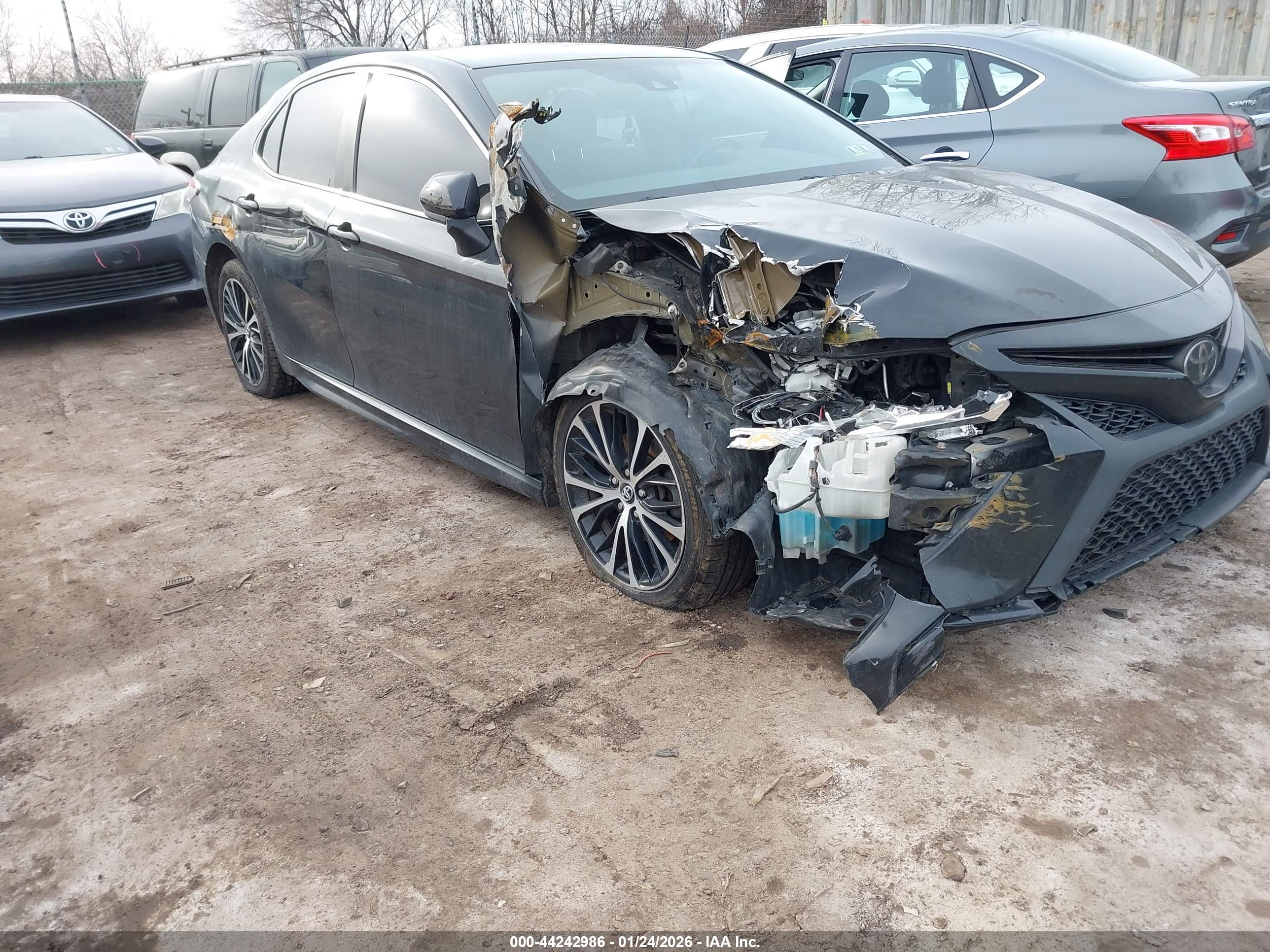 TOYOTA CAMRY image 6