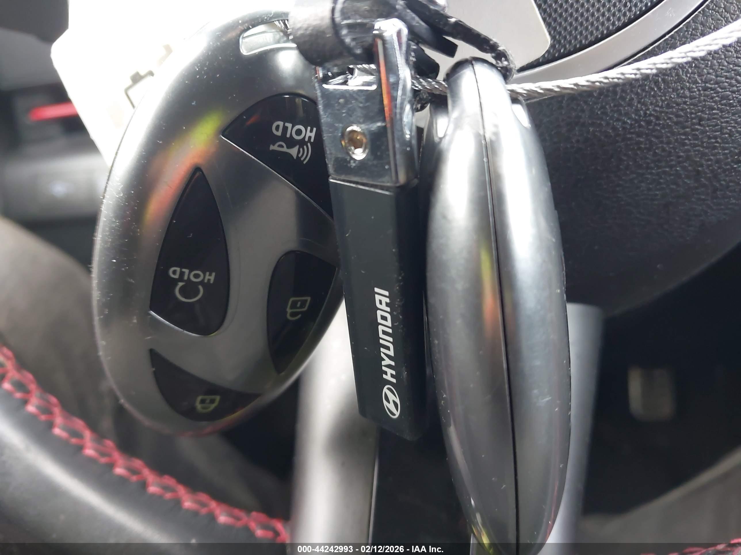 HYUNDAI KONA image 11