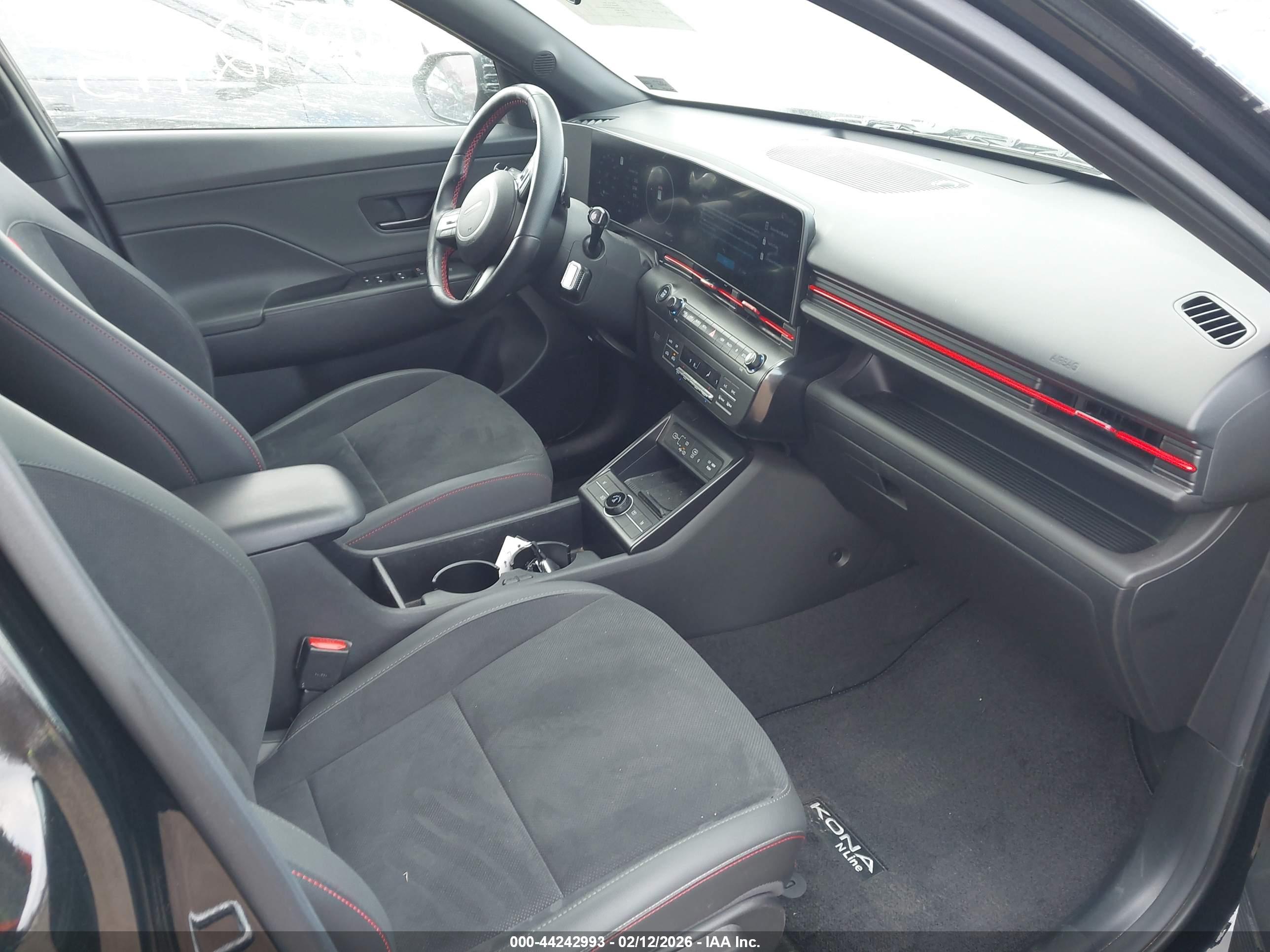 HYUNDAI KONA image 5