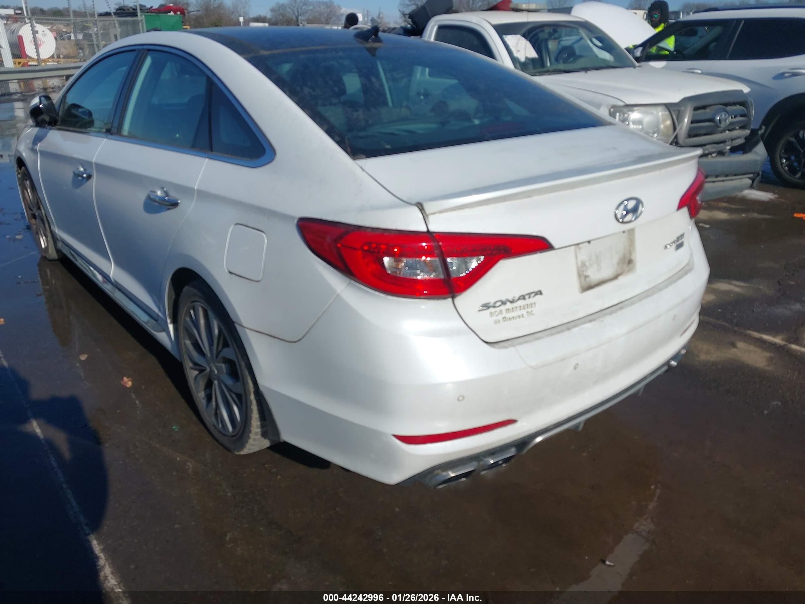 HYUNDAI SONATA image 6