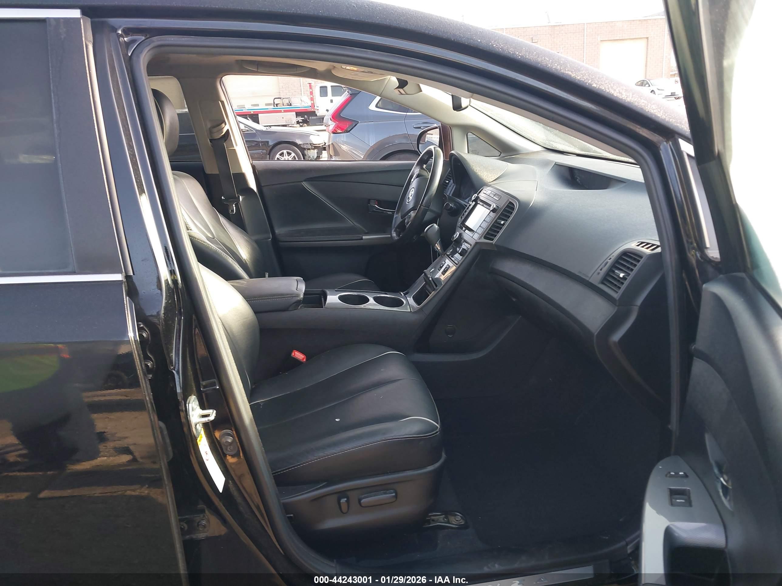 TOYOTA VENZA image 5