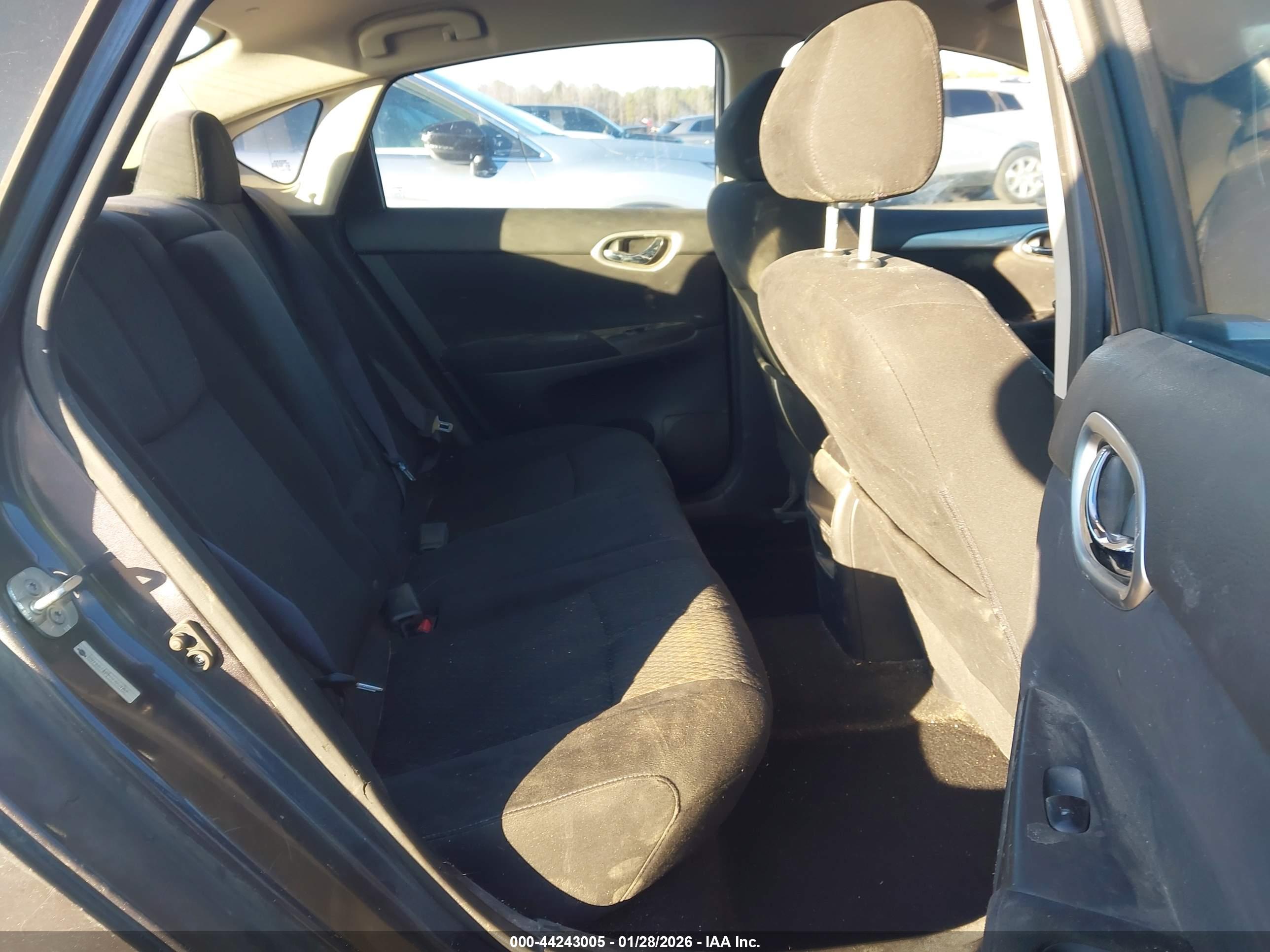 NISSAN SENTRA image 8