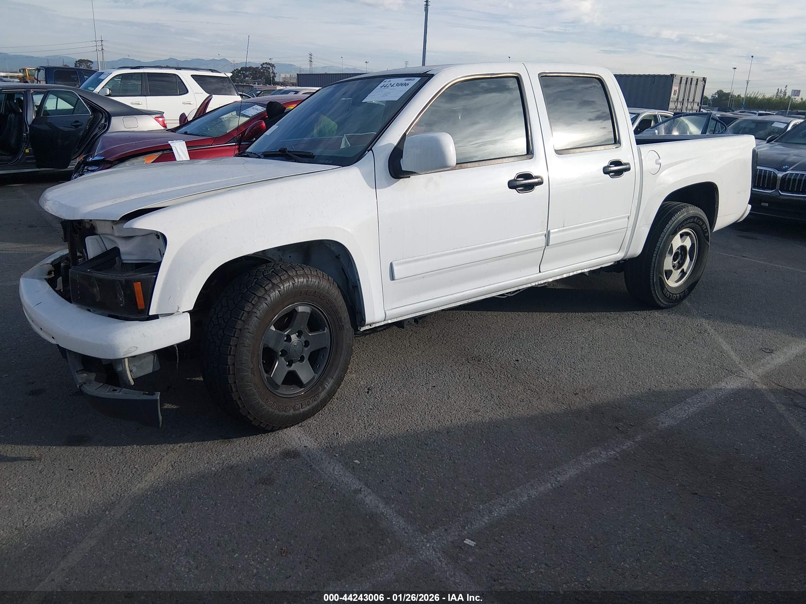 CHEVROLET COLORADO image 2