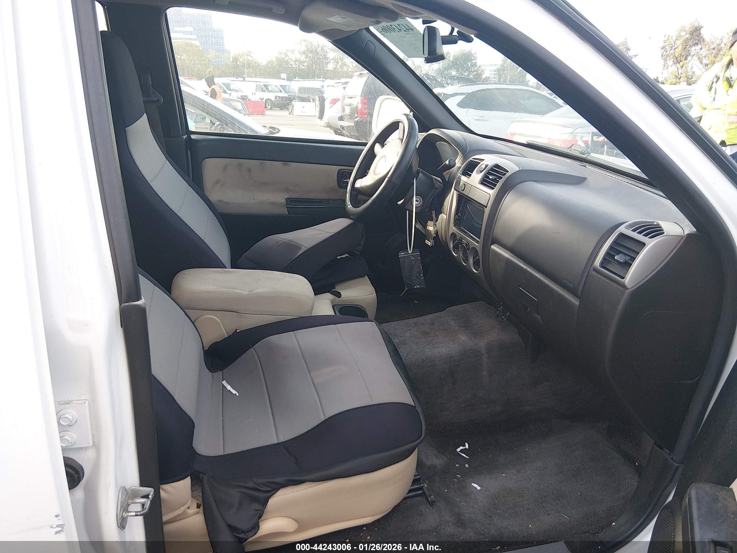 CHEVROLET COLORADO image 5