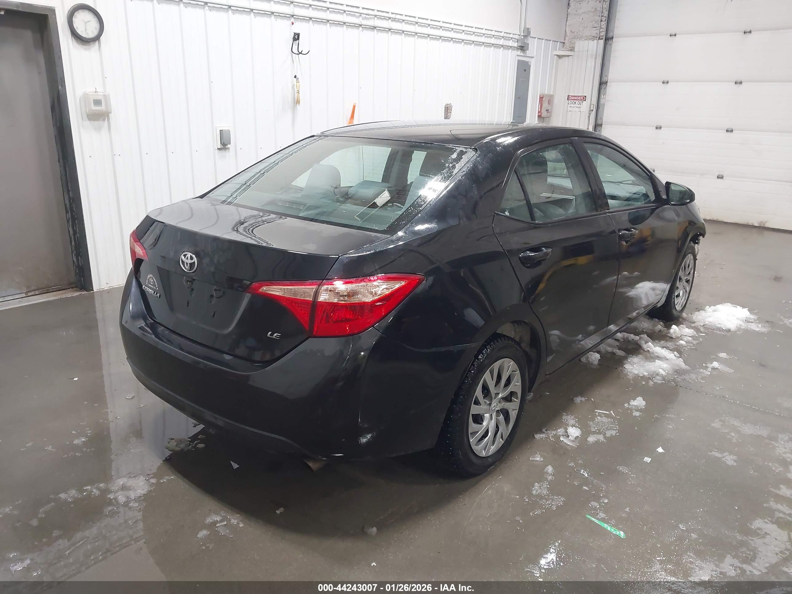 TOYOTA COROLLA image 4
