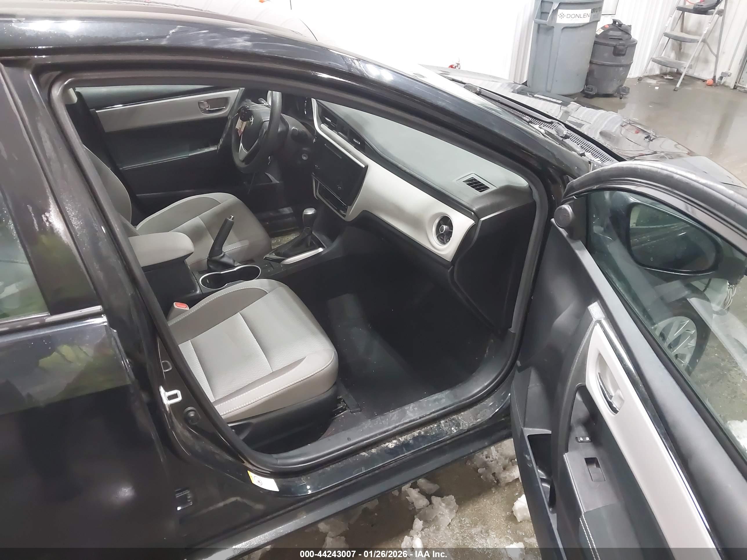 TOYOTA COROLLA image 5