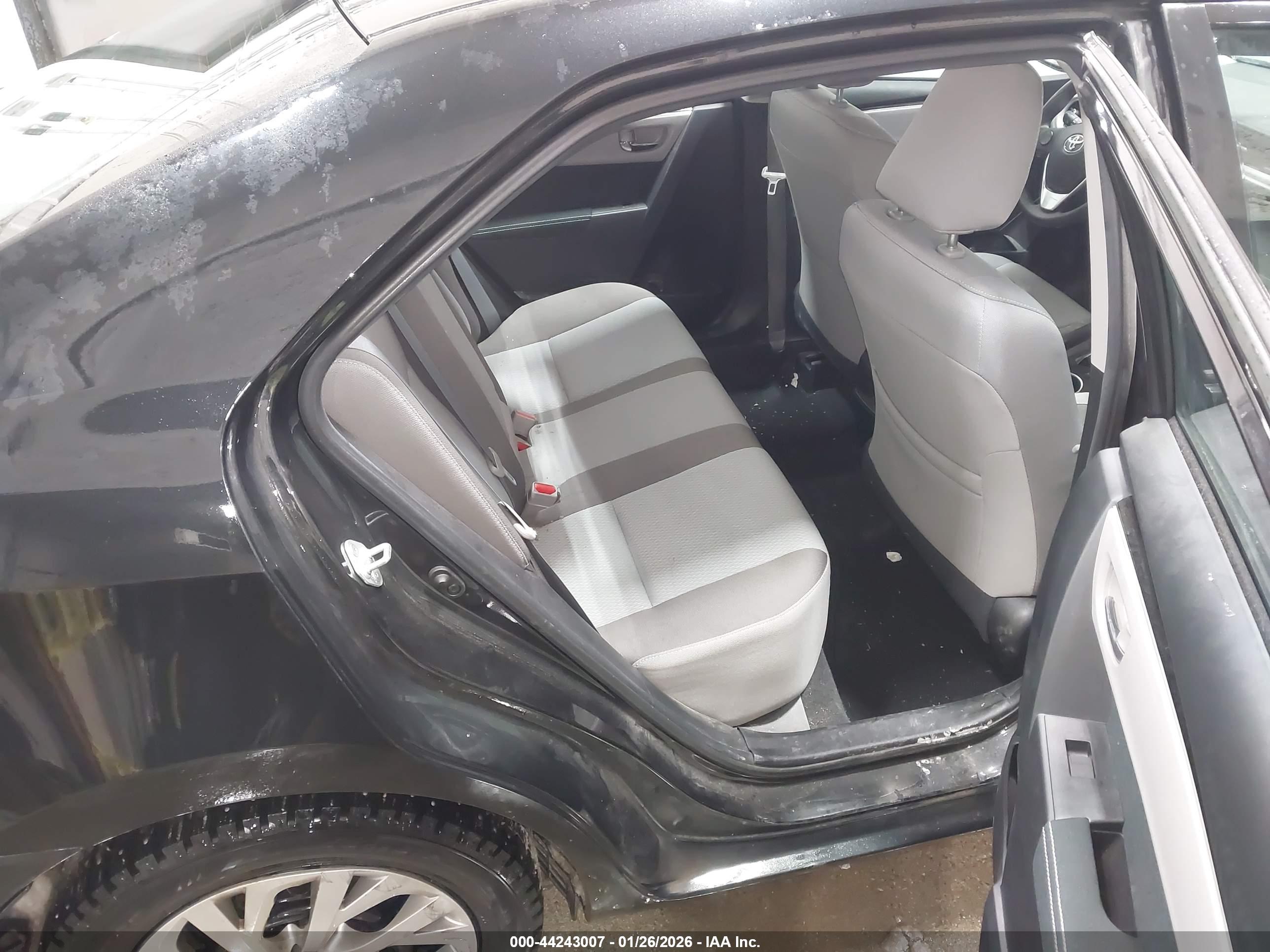 TOYOTA COROLLA image 8