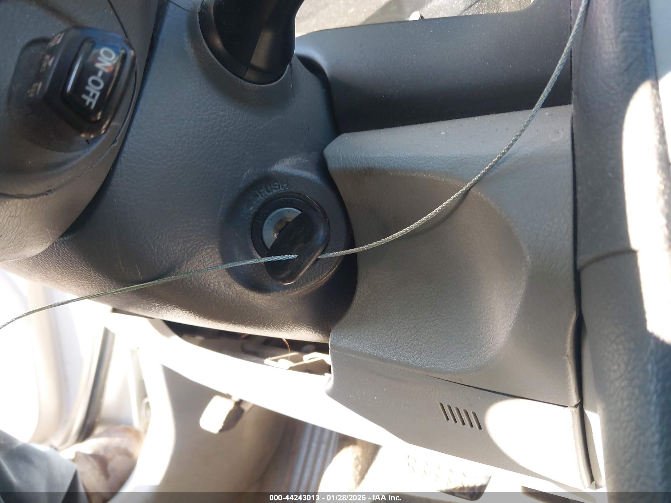 TOYOTA CAMRY image 11