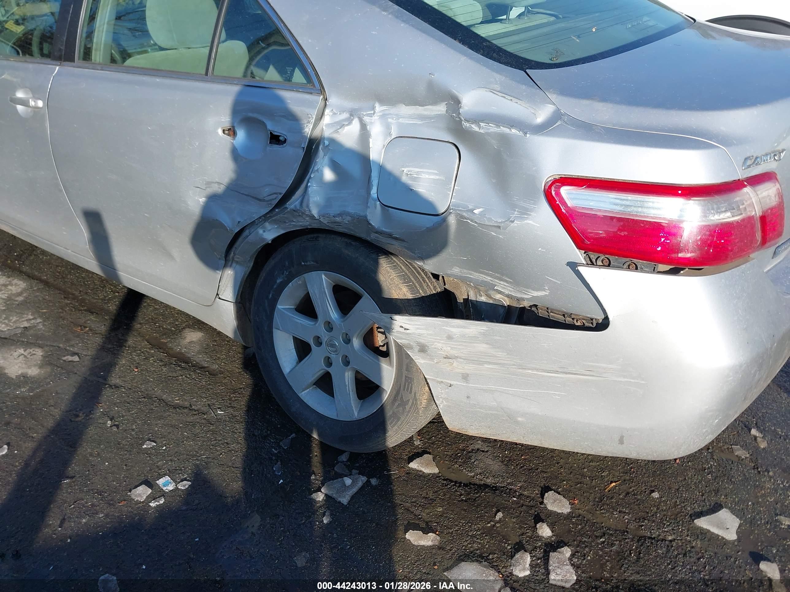TOYOTA CAMRY image 6