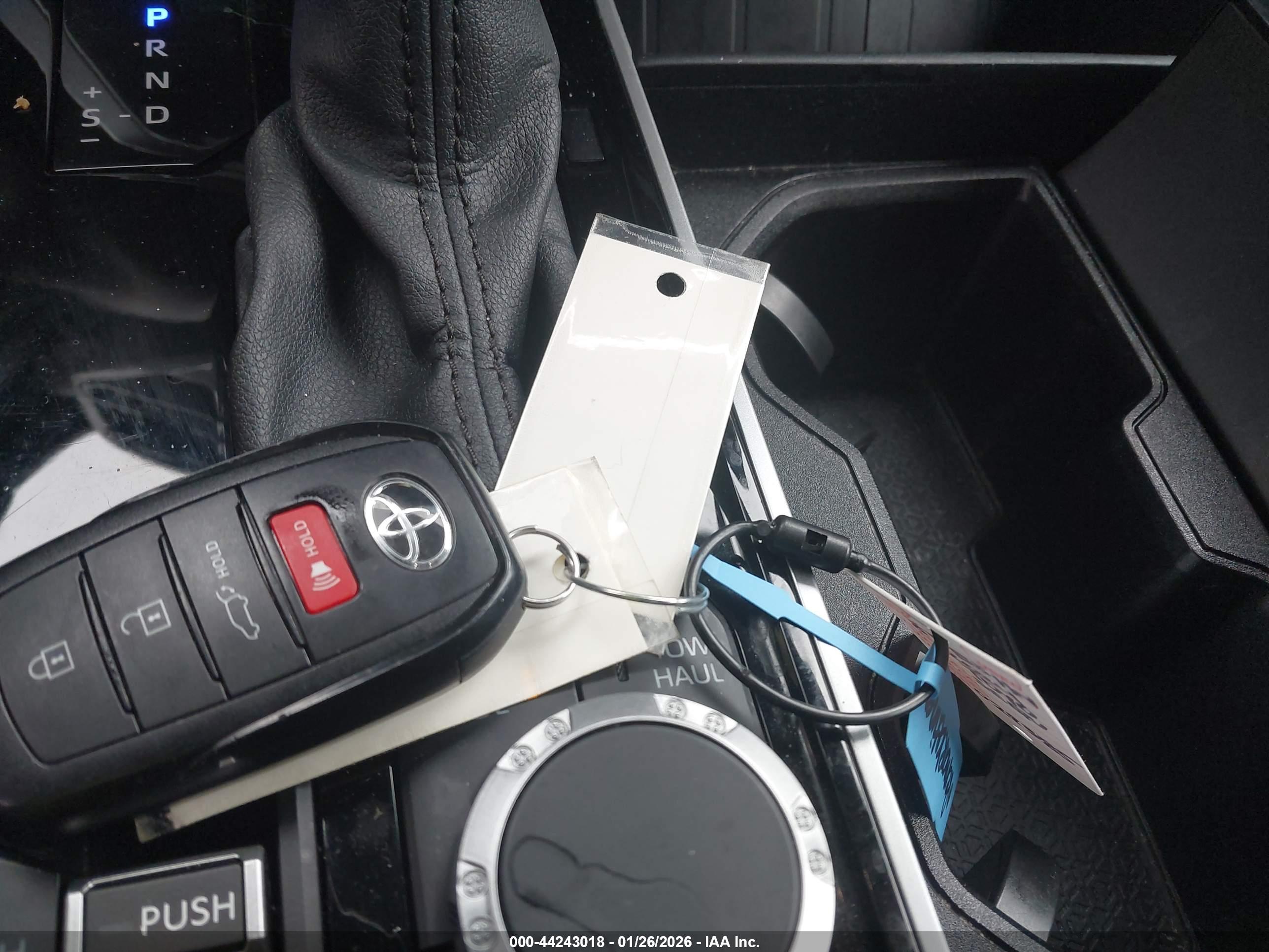 TOYOTA SEQUOIA image 11