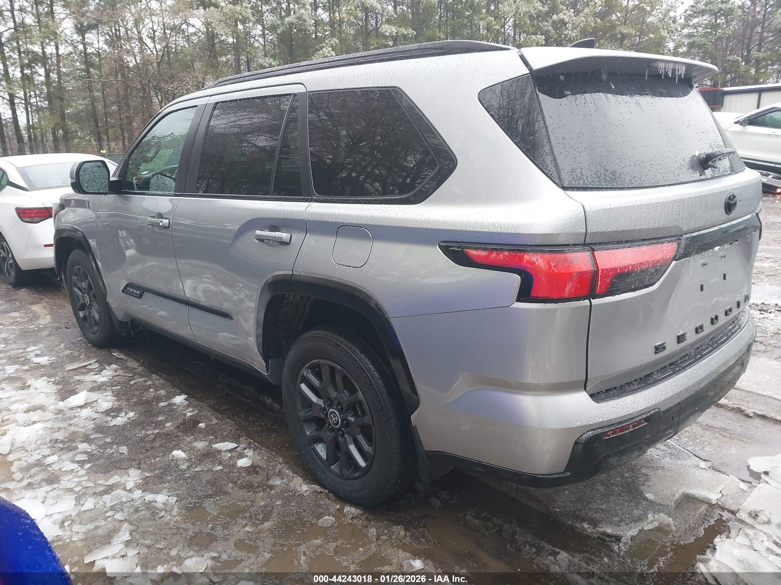 TOYOTA SEQUOIA image 3