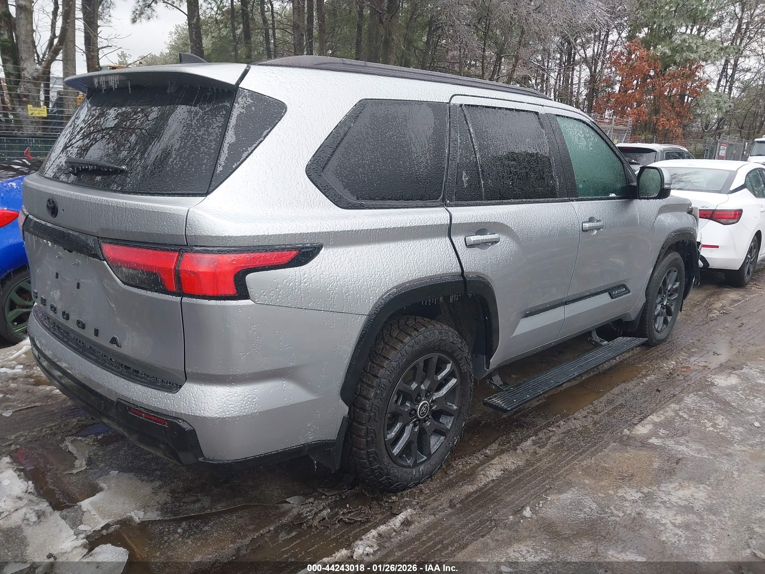 TOYOTA SEQUOIA image 4