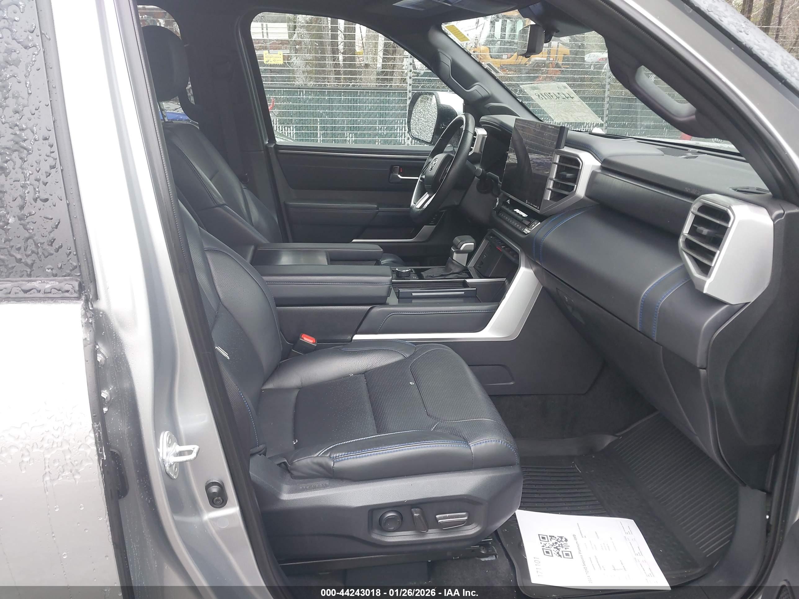 TOYOTA SEQUOIA image 5
