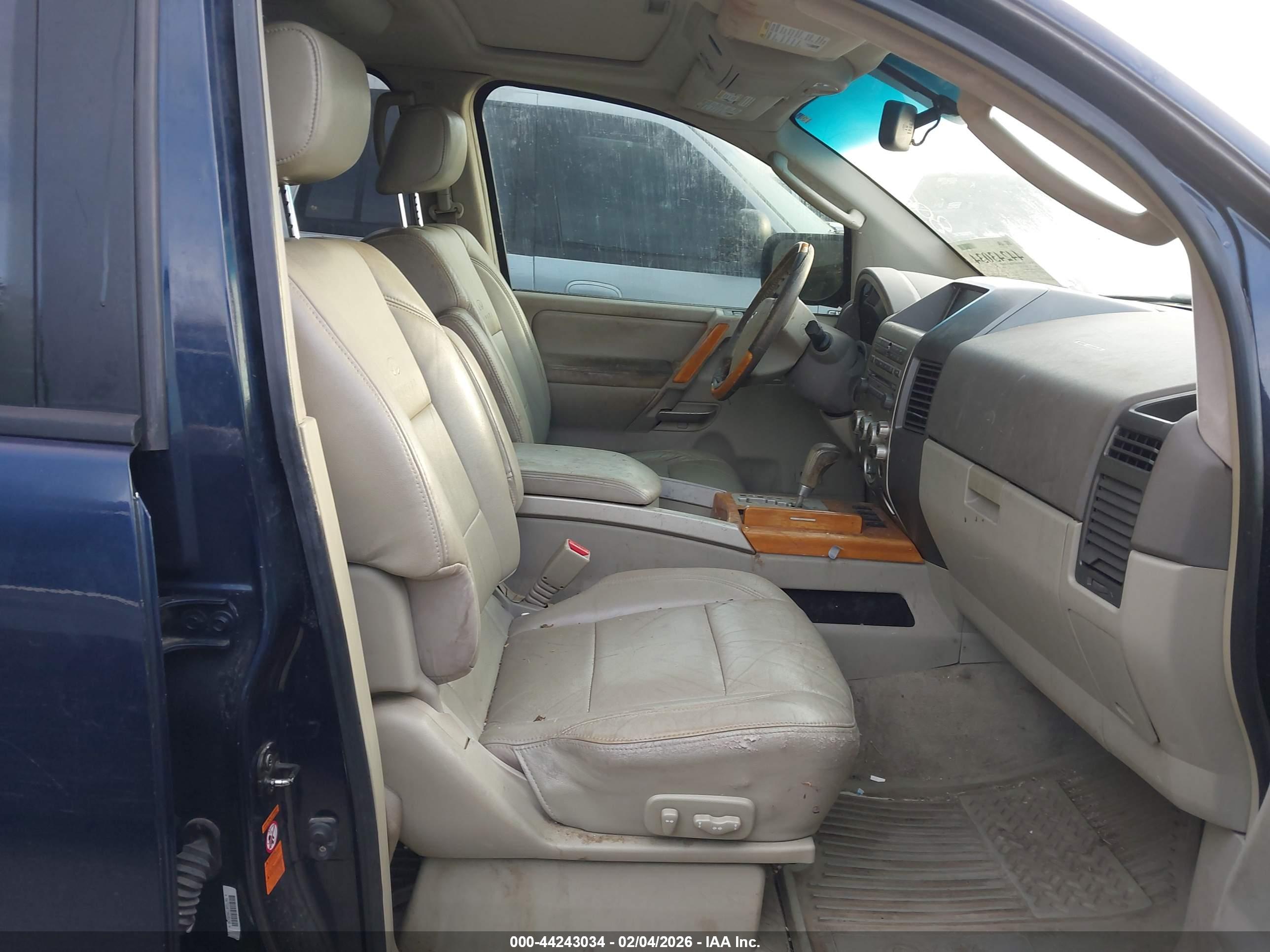 INFINITI QX56 image 5