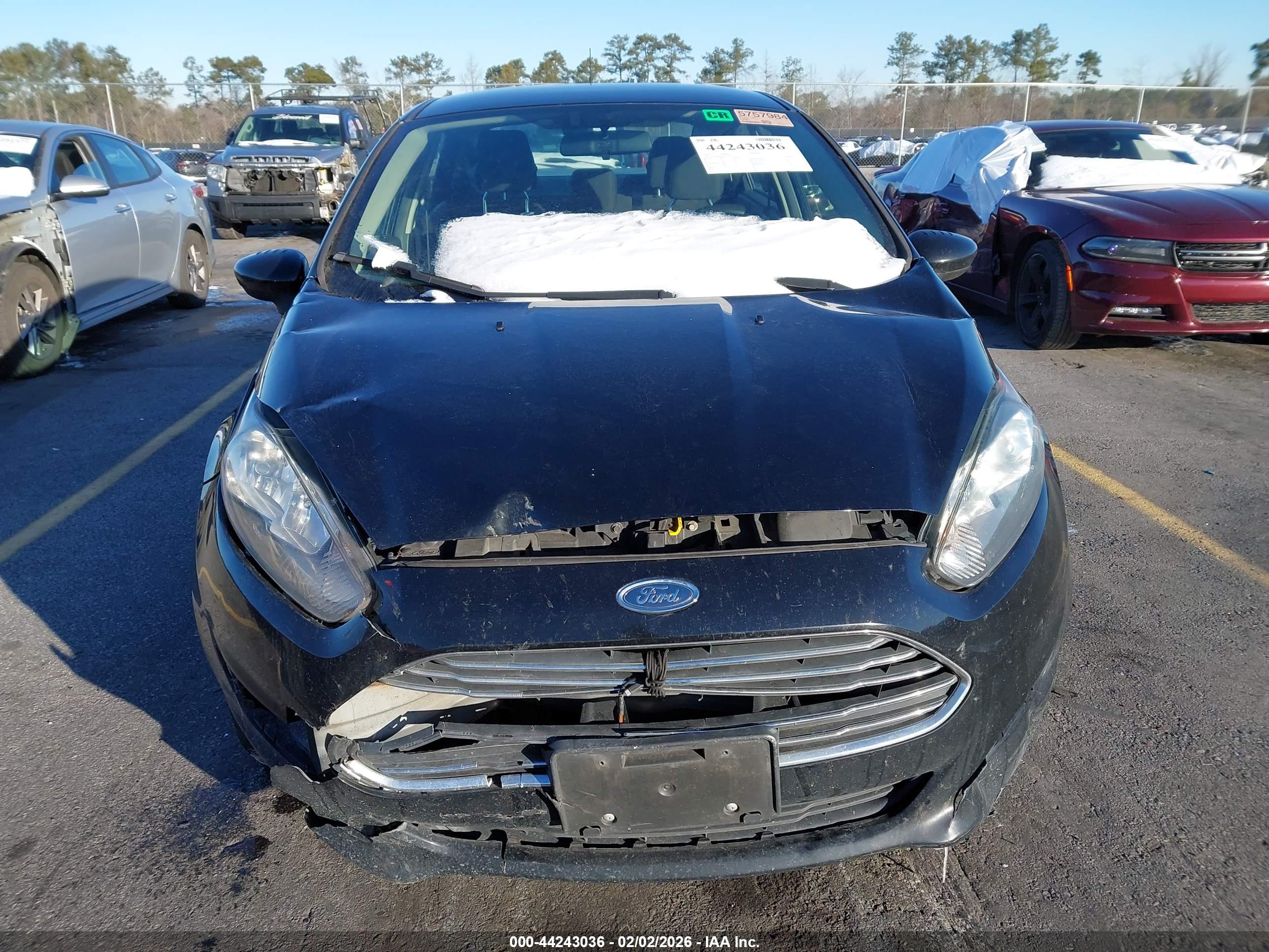 FORD FIESTA image 6