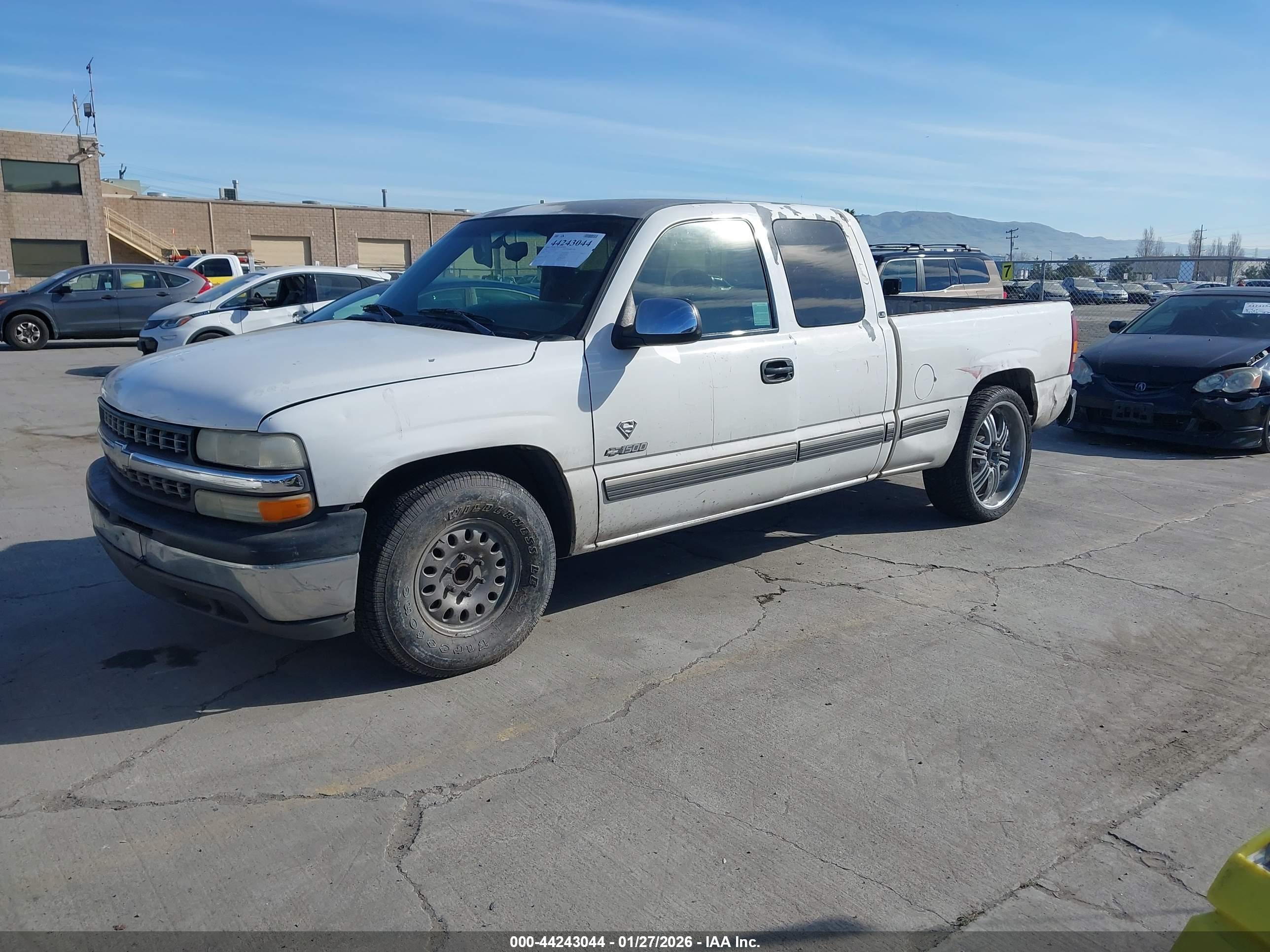 CHEVROLET SILVERADO image 2