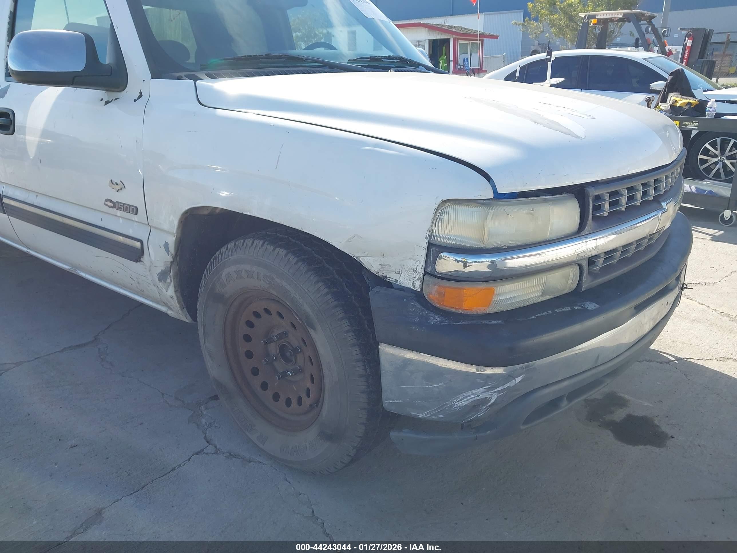 CHEVROLET SILVERADO image 6