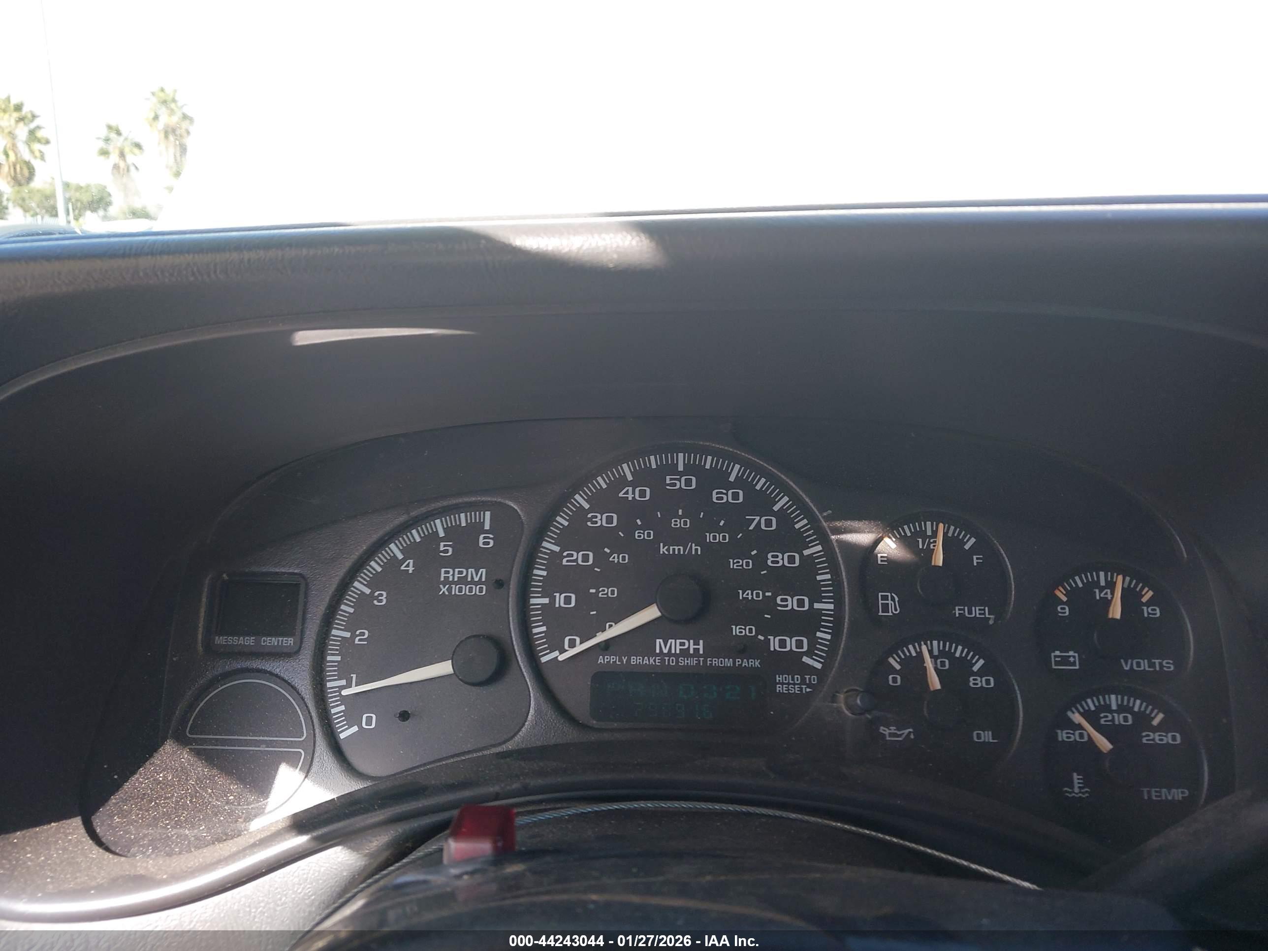 CHEVROLET SILVERADO image 7