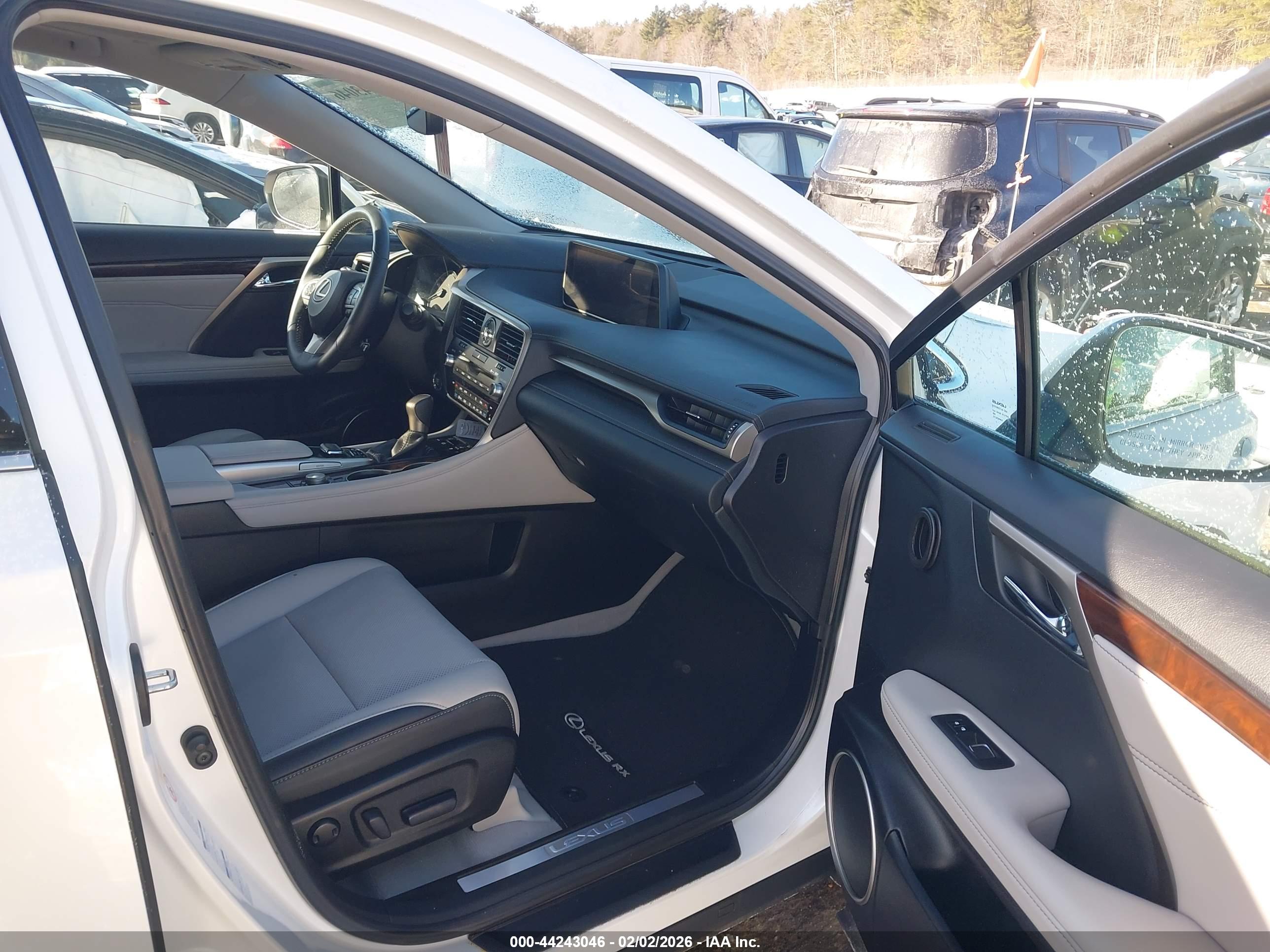 LEXUS RX image 5