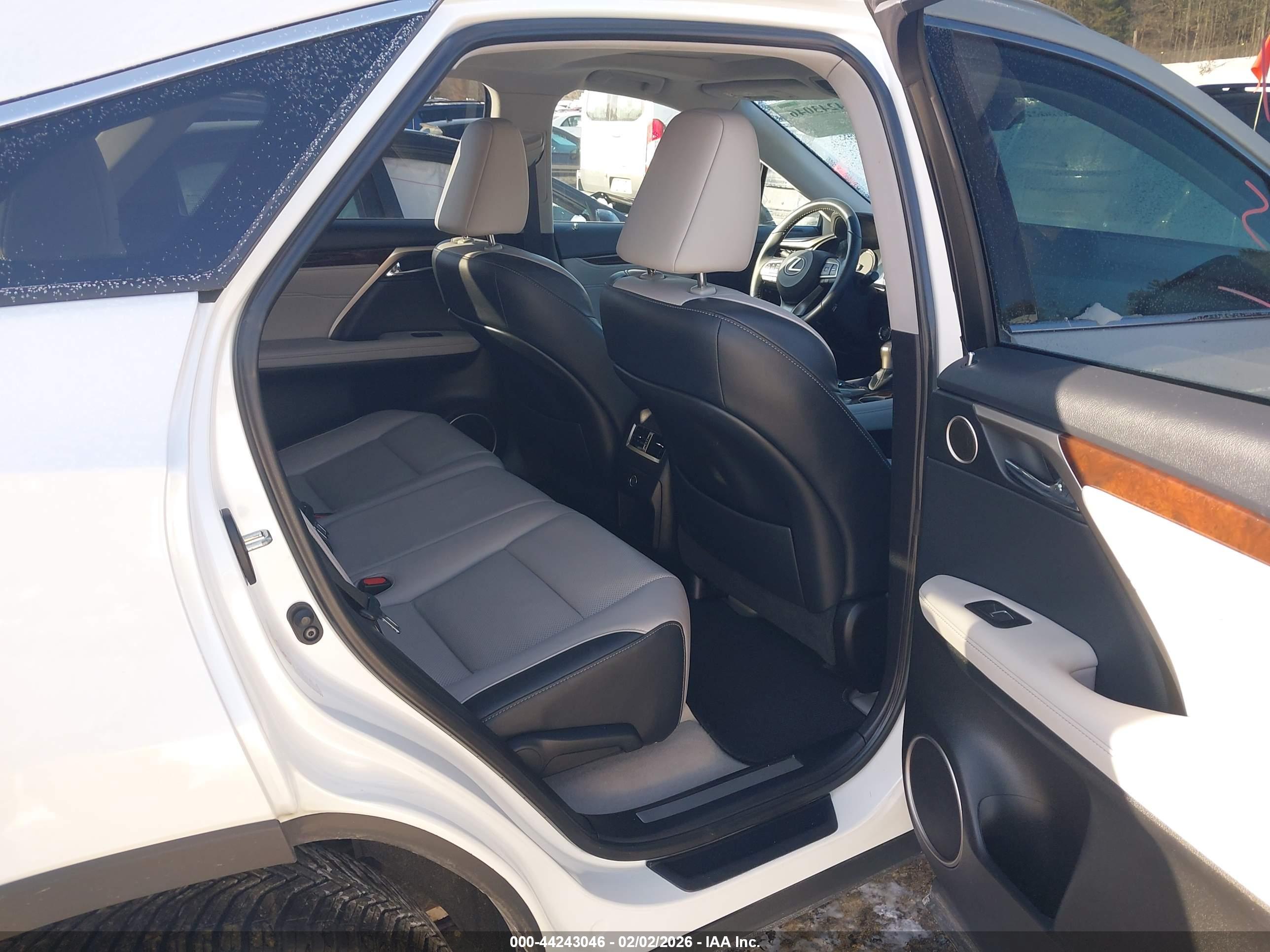 LEXUS RX image 8