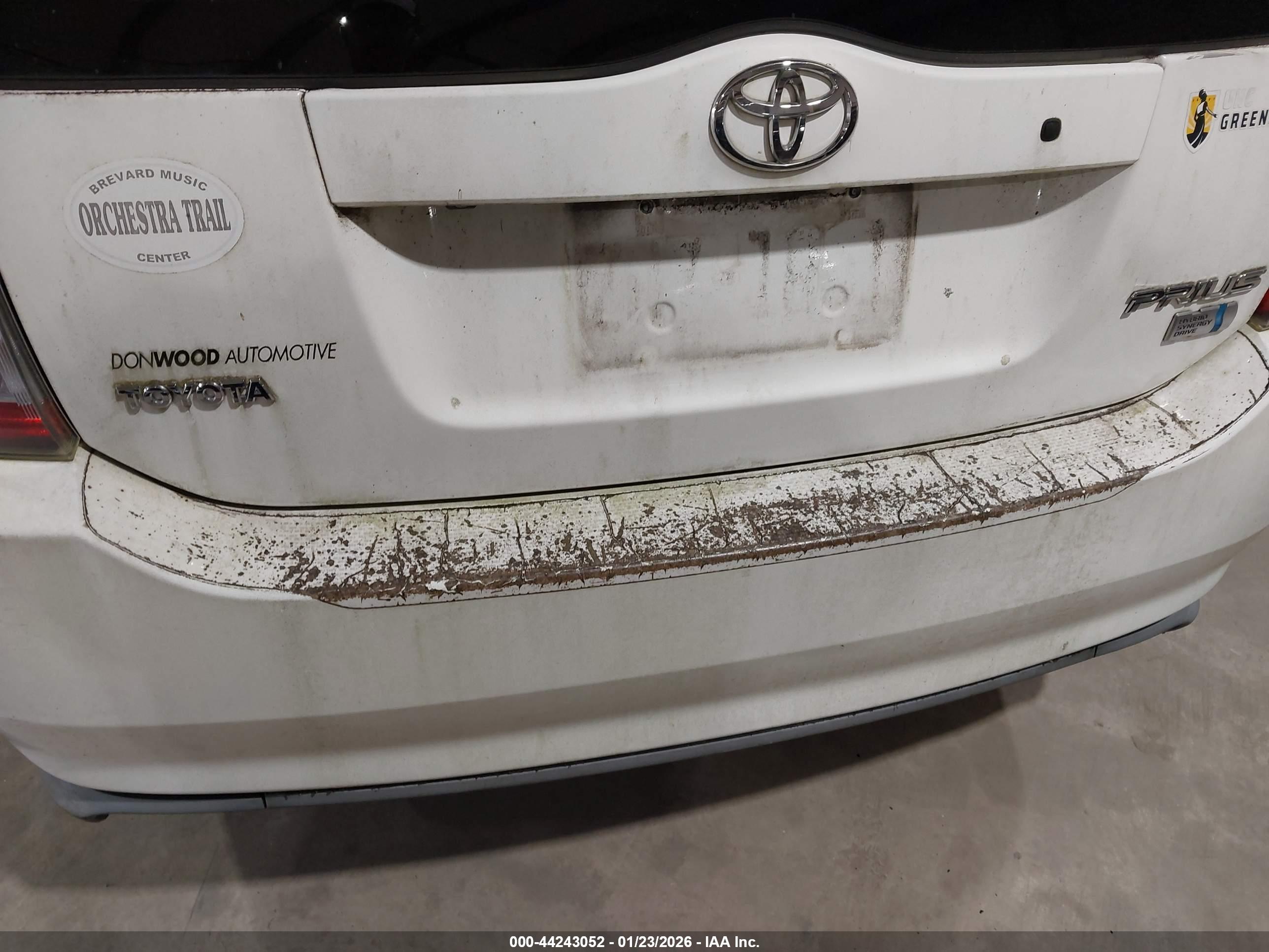 TOYOTA PRIUS image 6