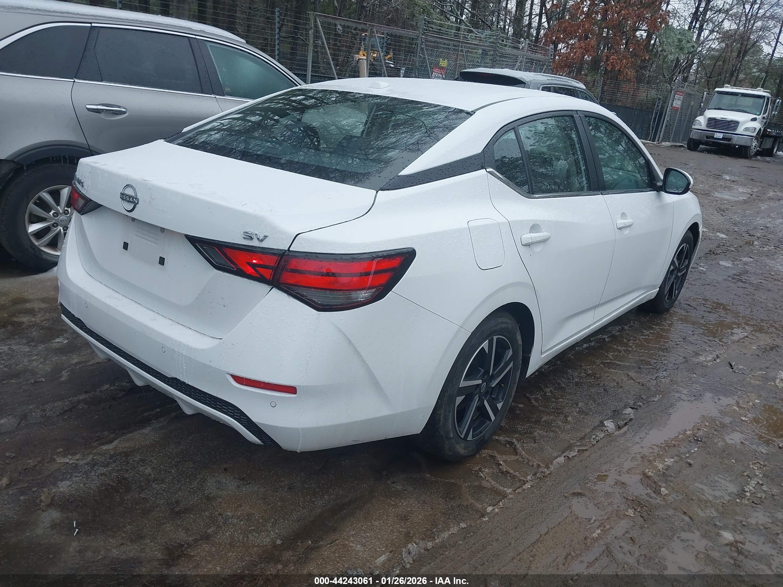 NISSAN SENTRA image 4