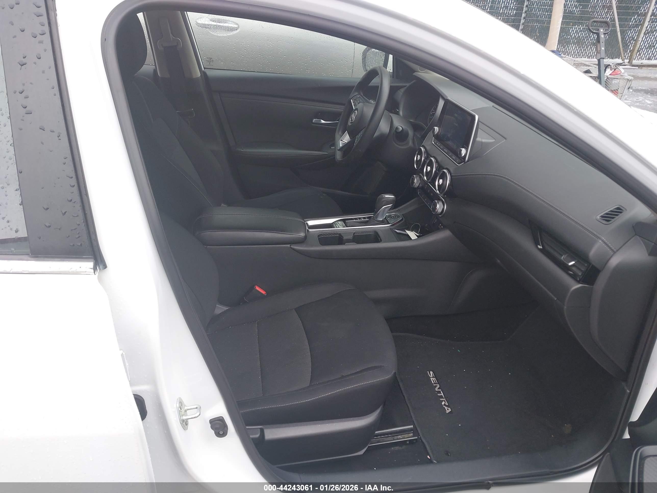 NISSAN SENTRA image 5