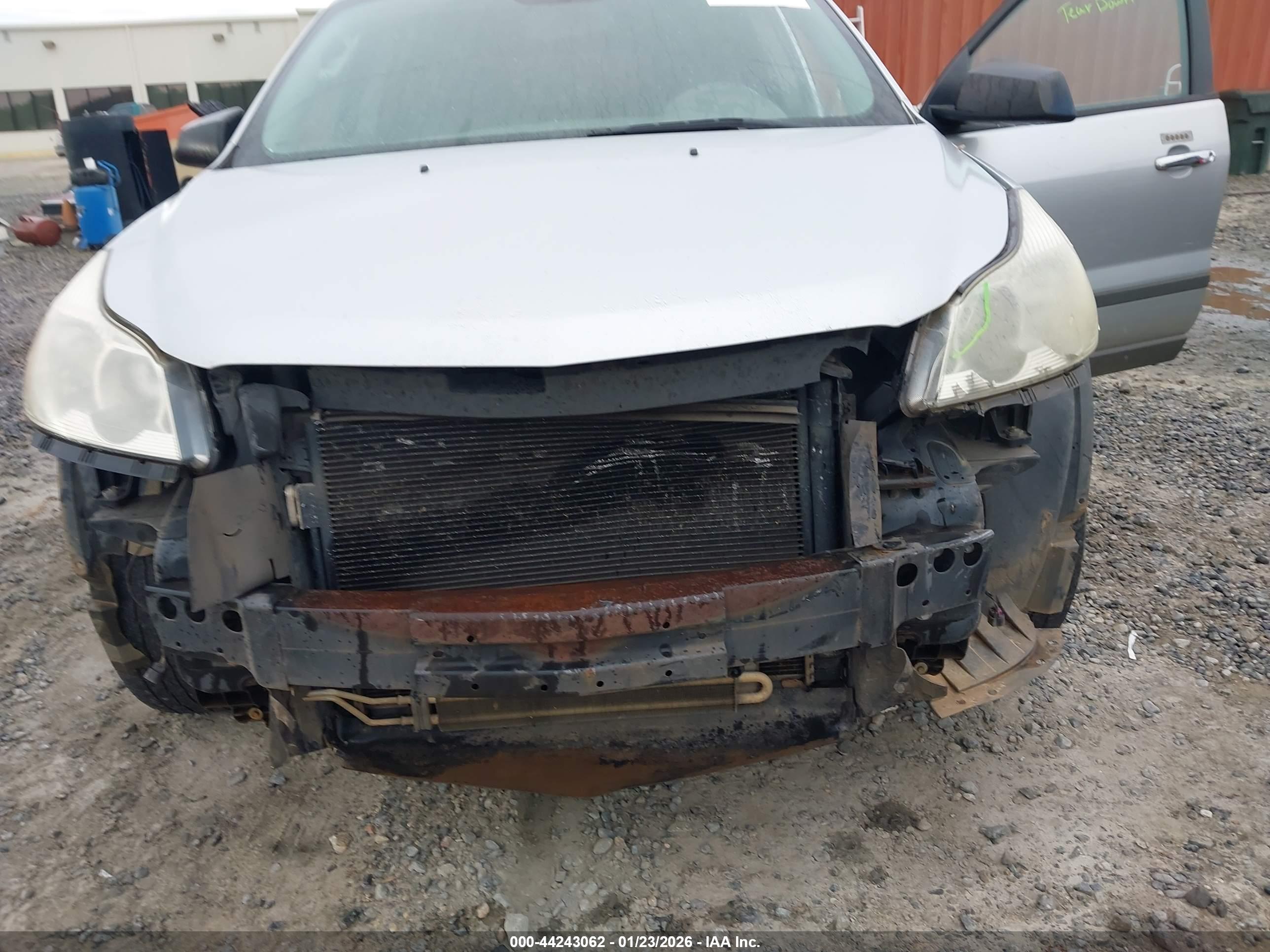 CHEVROLET TRAVERSE image 6