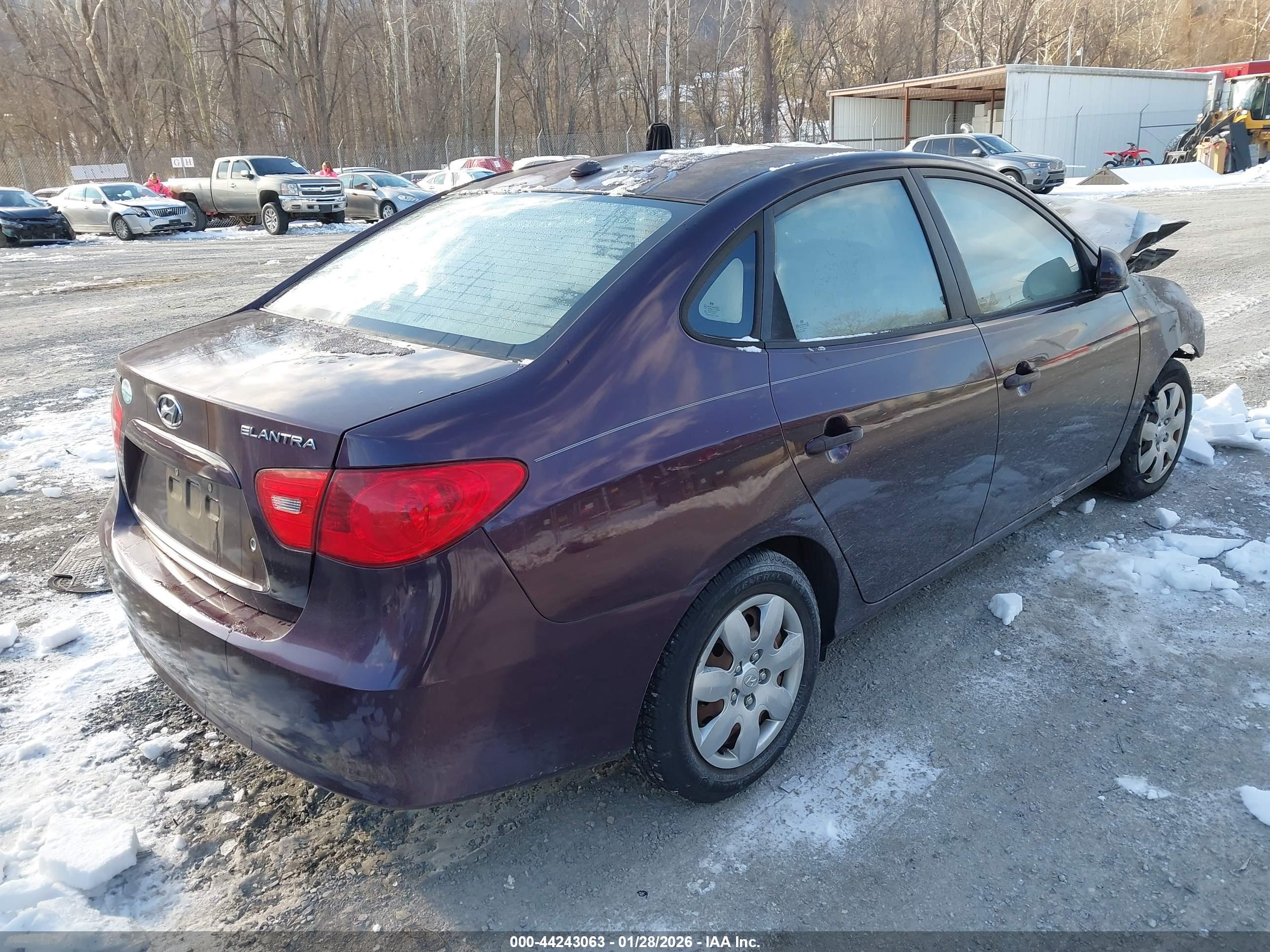 HYUNDAI ELANTRA image 4