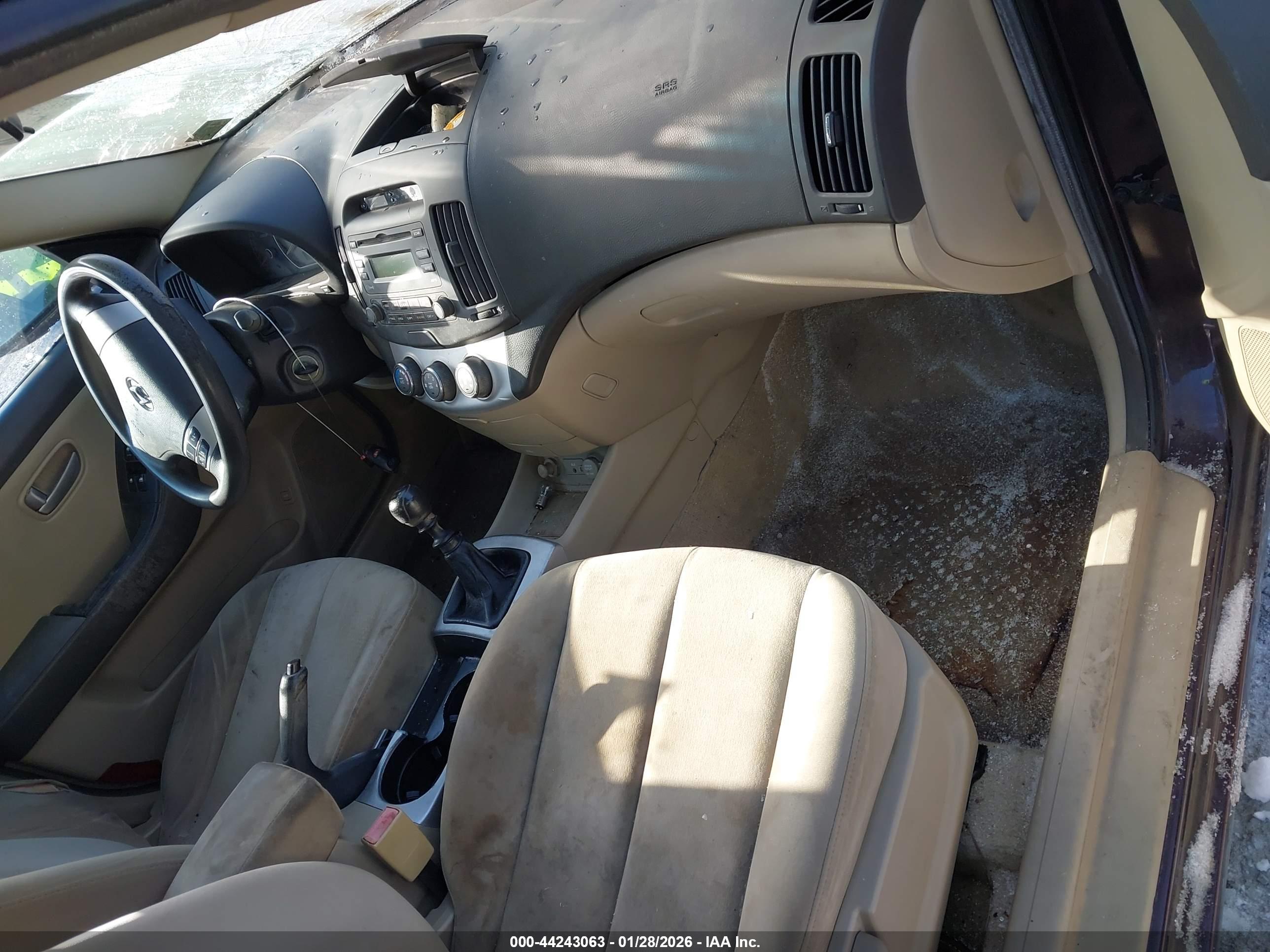 HYUNDAI ELANTRA image 5