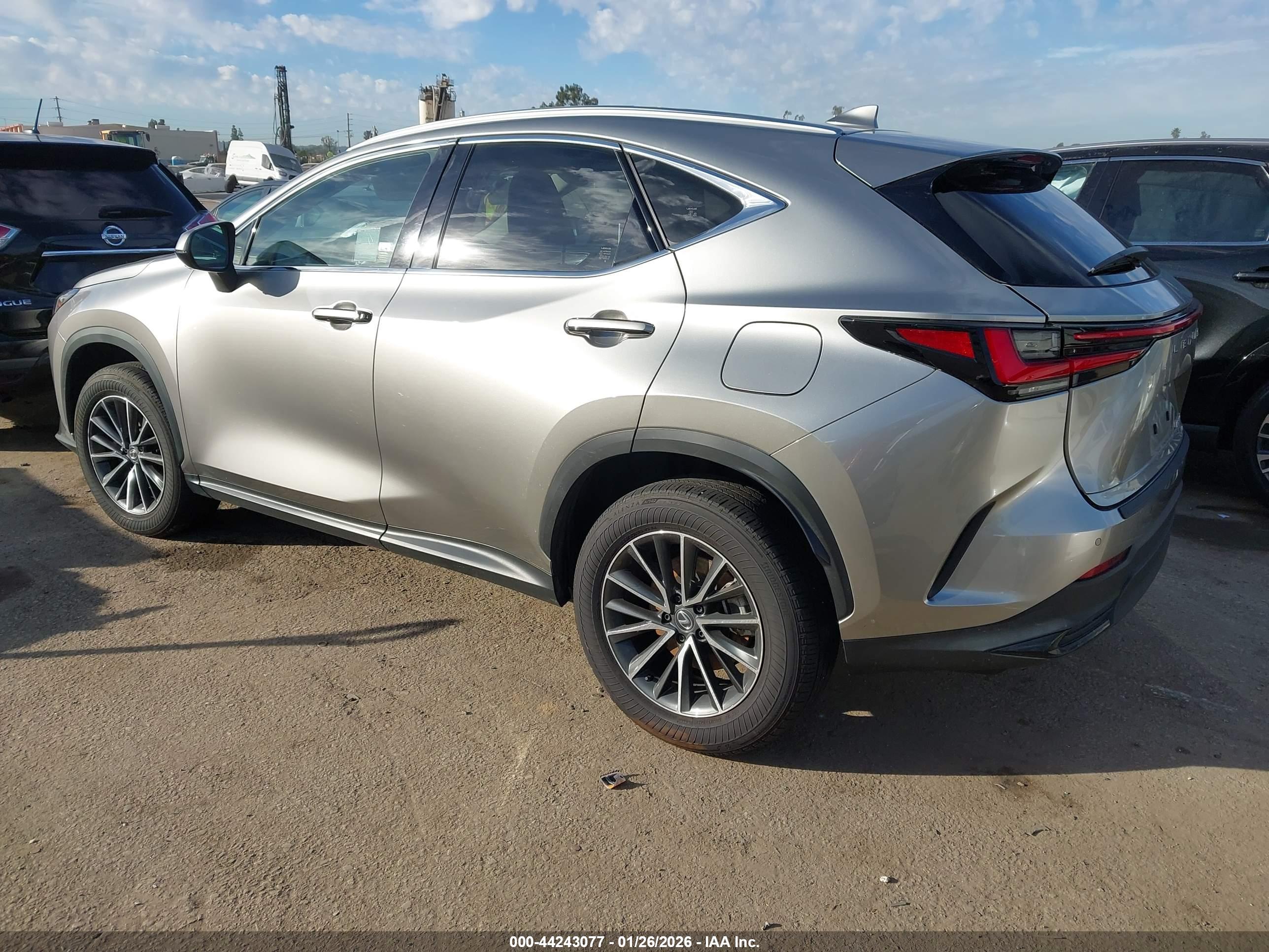 LEXUS NX image 3