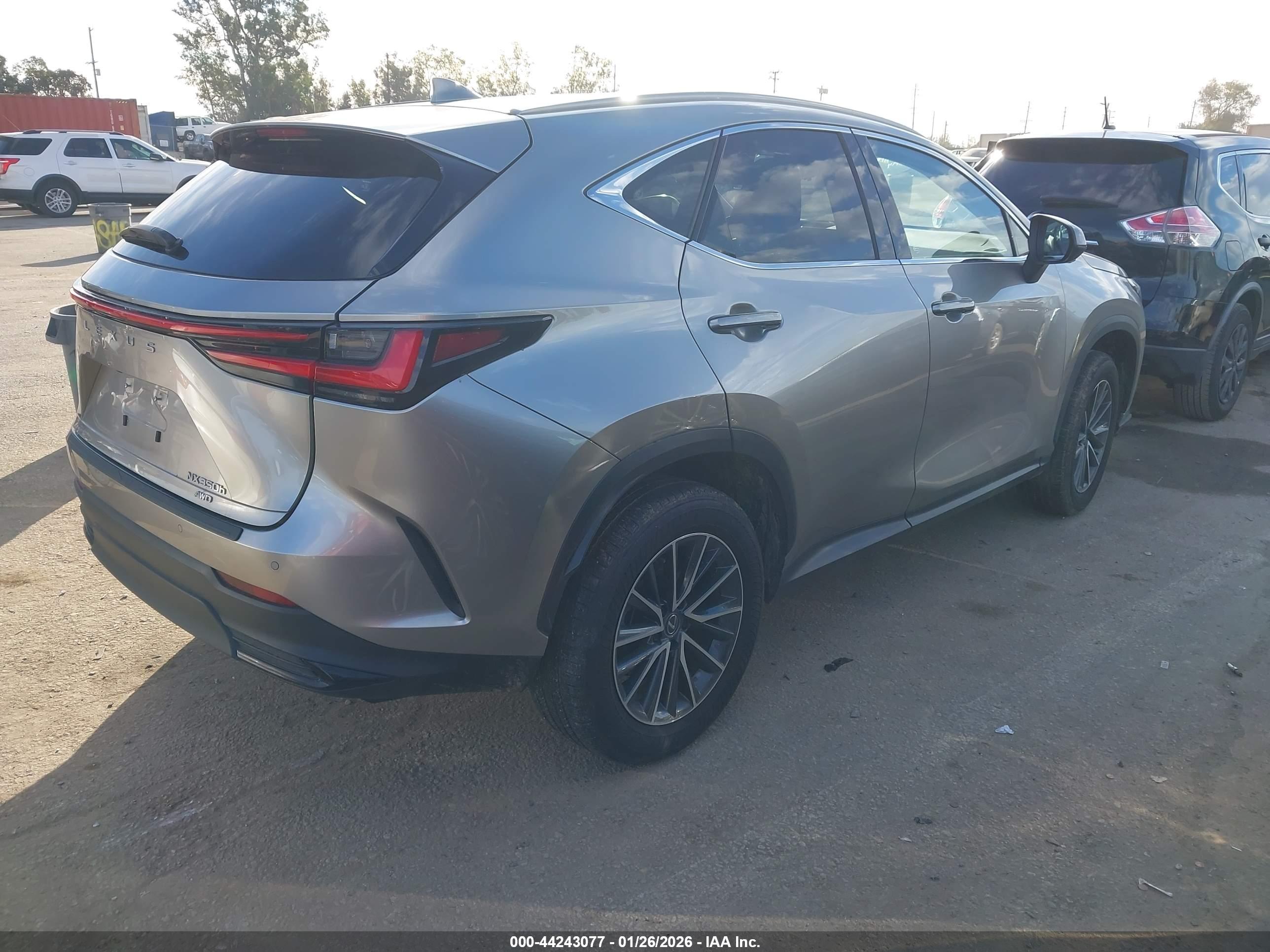 LEXUS NX image 4