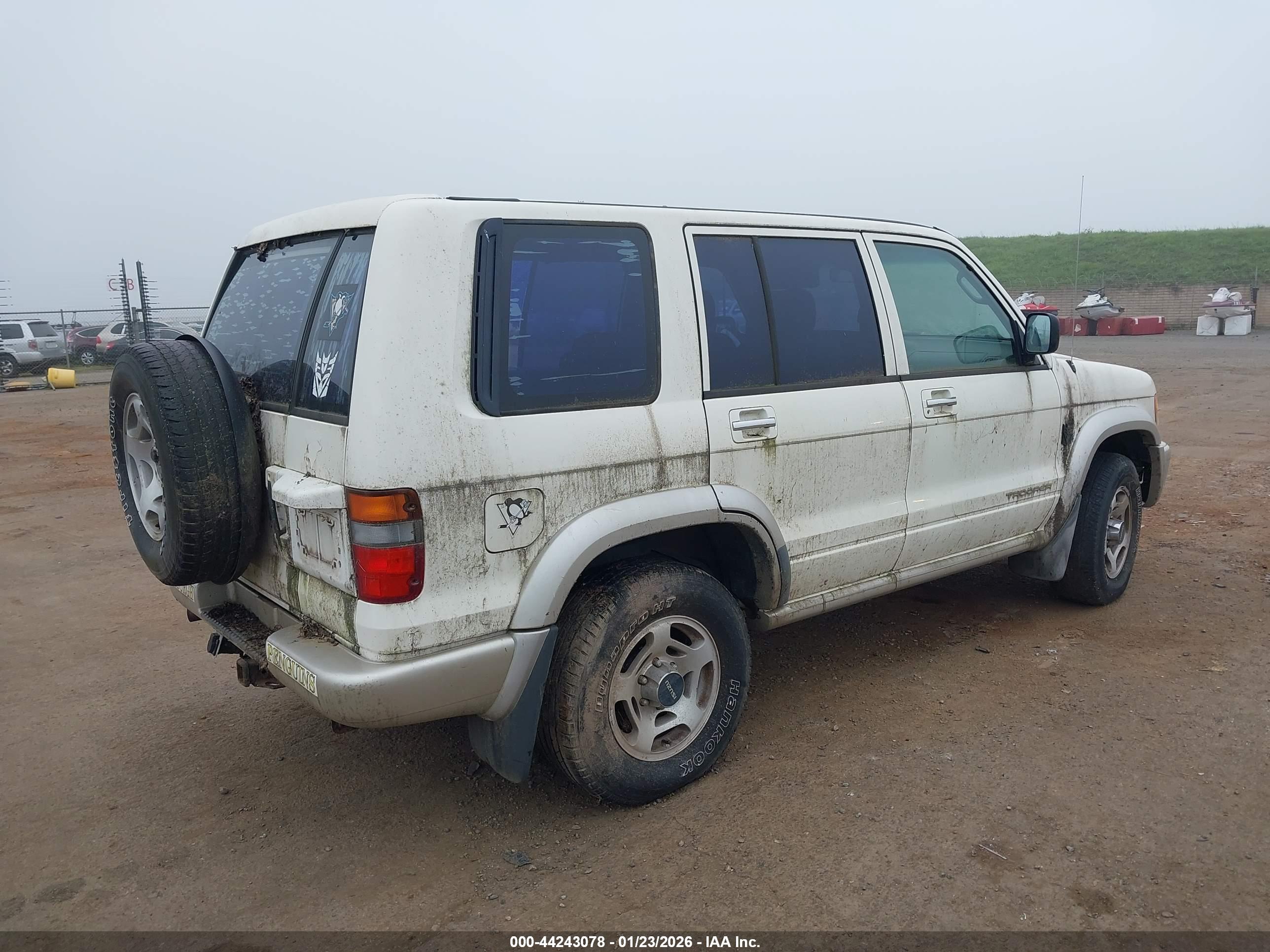 ISUZU TROOPER image 4