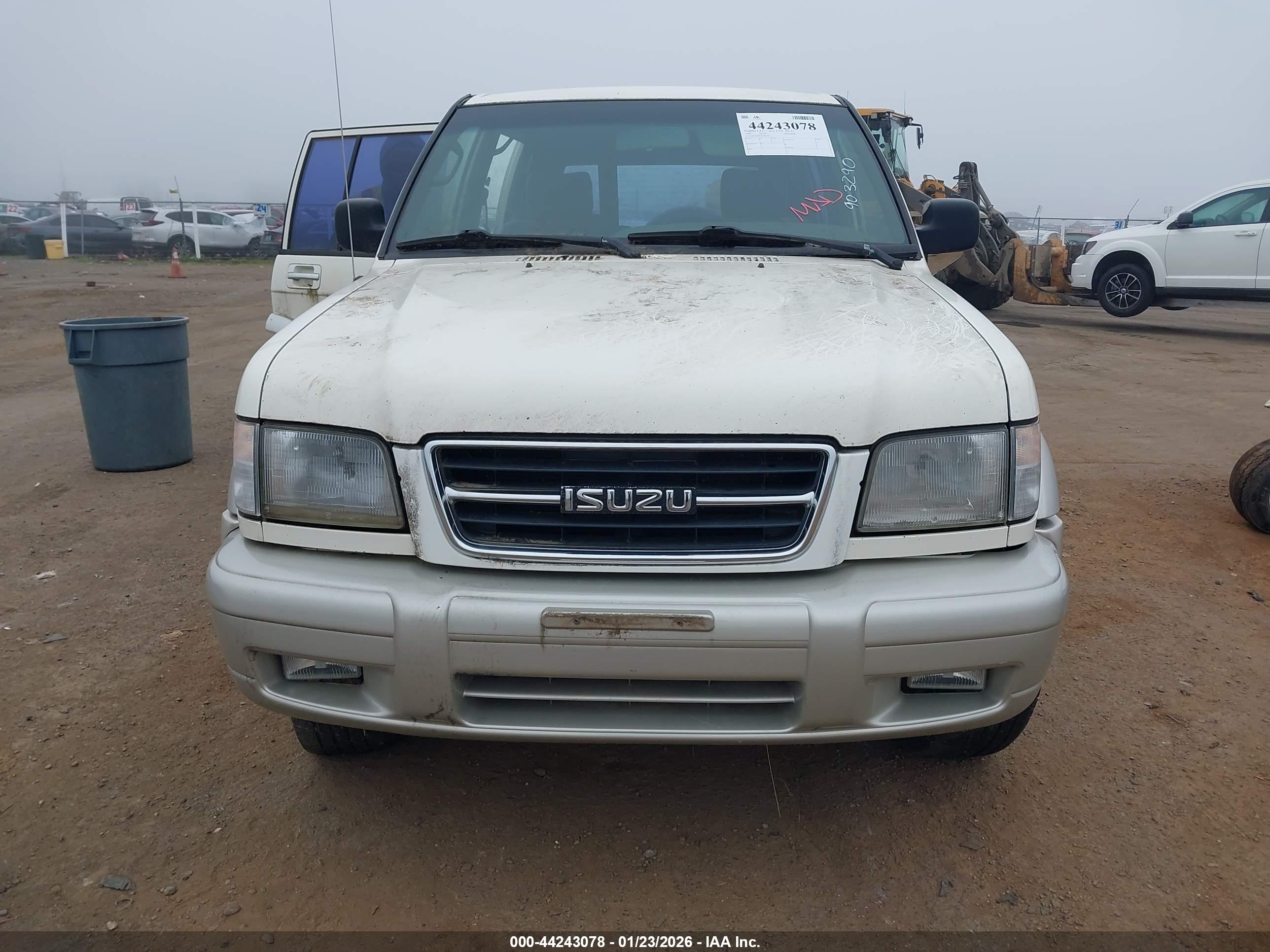 ISUZU TROOPER image 6