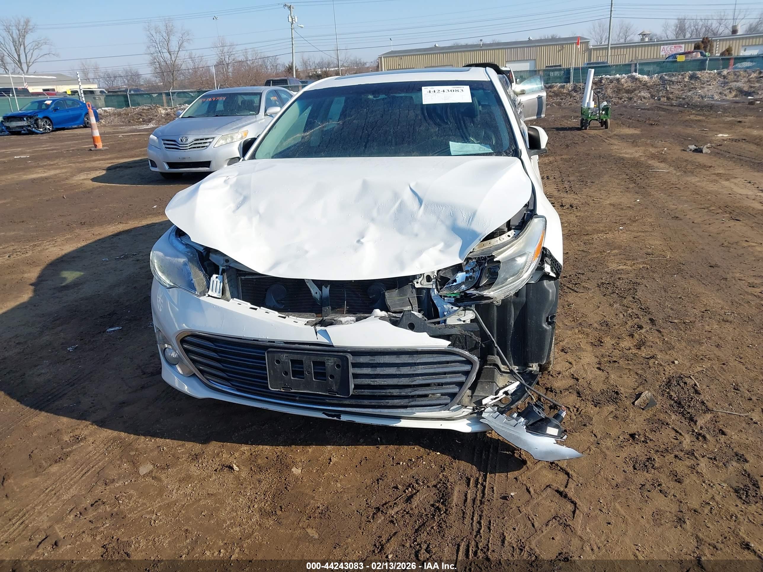 TOYOTA AVALON image 6